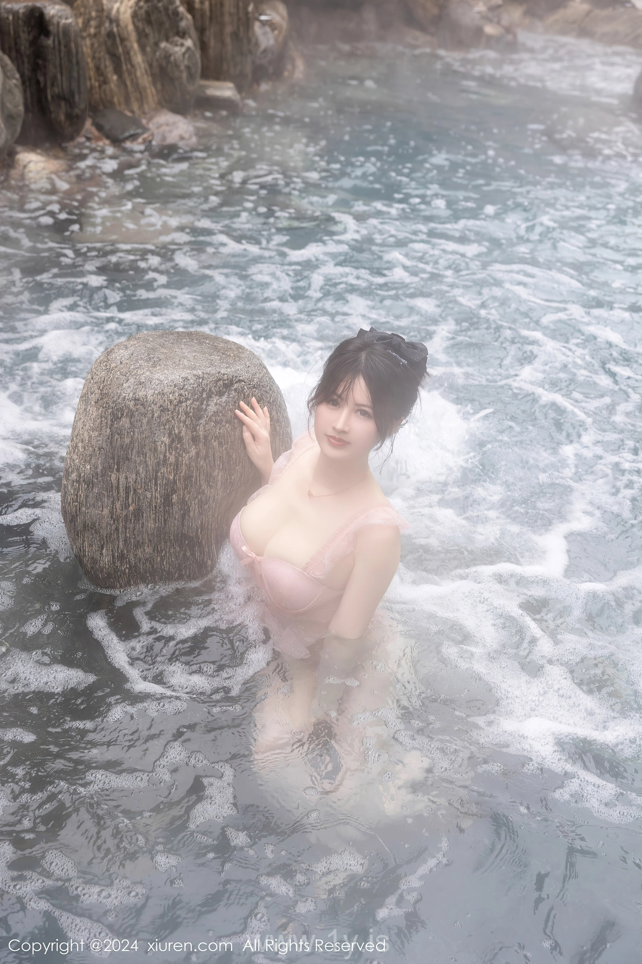 XIUREN(秀人网) No.8039 Decent Chinese Cutie 诗诗kiki