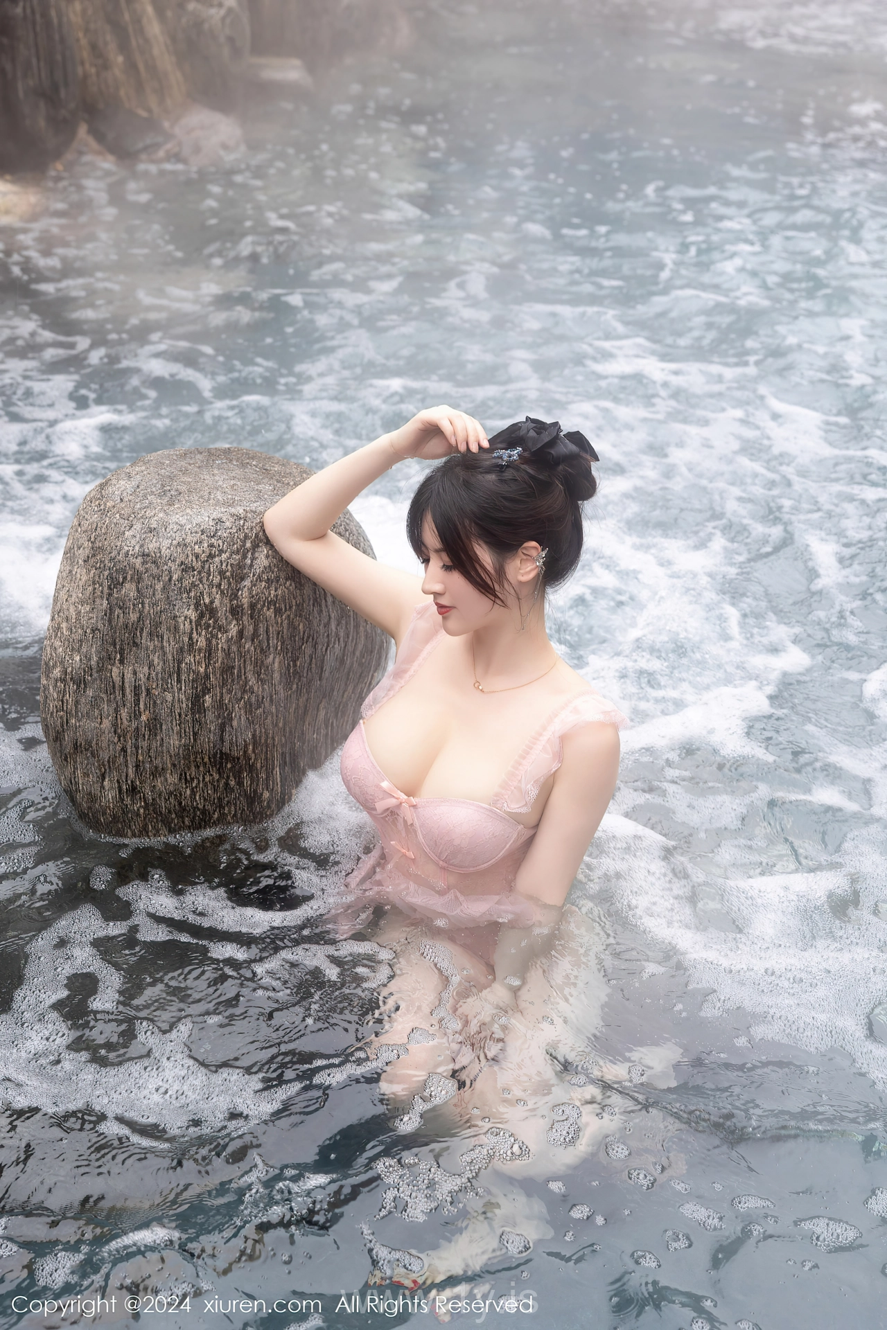 XIUREN(秀人网) No.8039 Decent Chinese Cutie 诗诗kiki