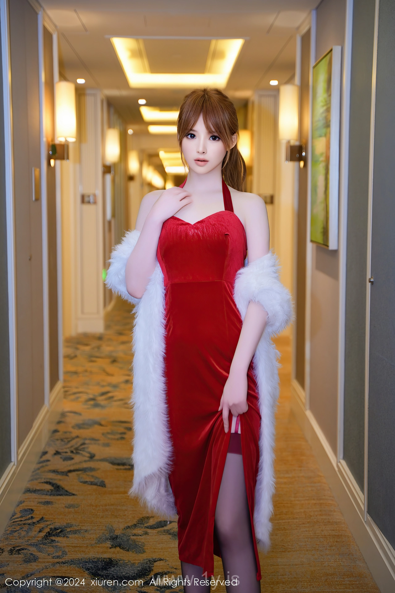 XIUREN(秀人网) No.8040 Charismatic & Delicate Chinese Rara Avis 梦灵儿Mini