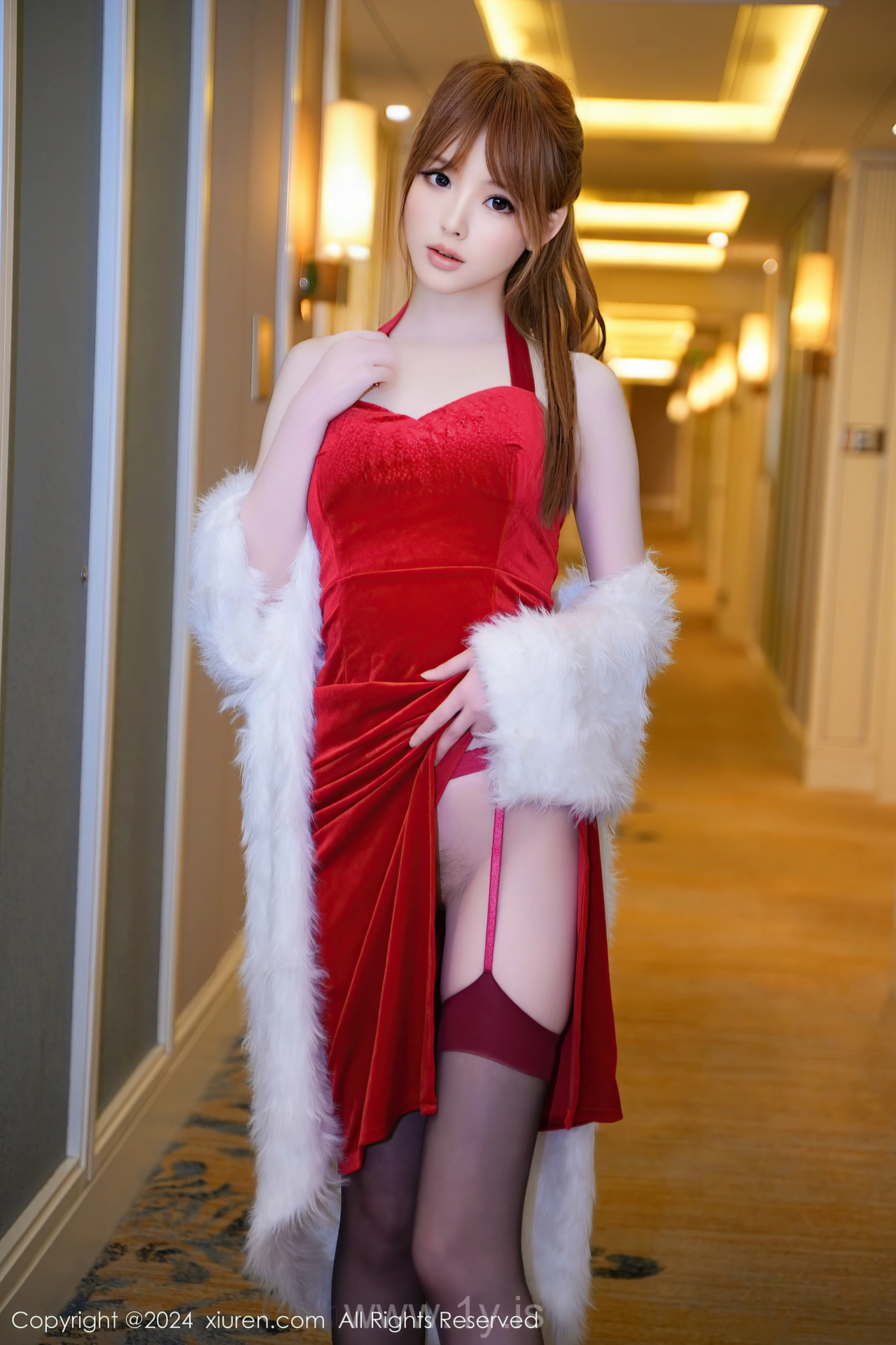 XIUREN(秀人网) No.8040 Charismatic & Delicate Chinese Rara Avis 梦灵儿Mini