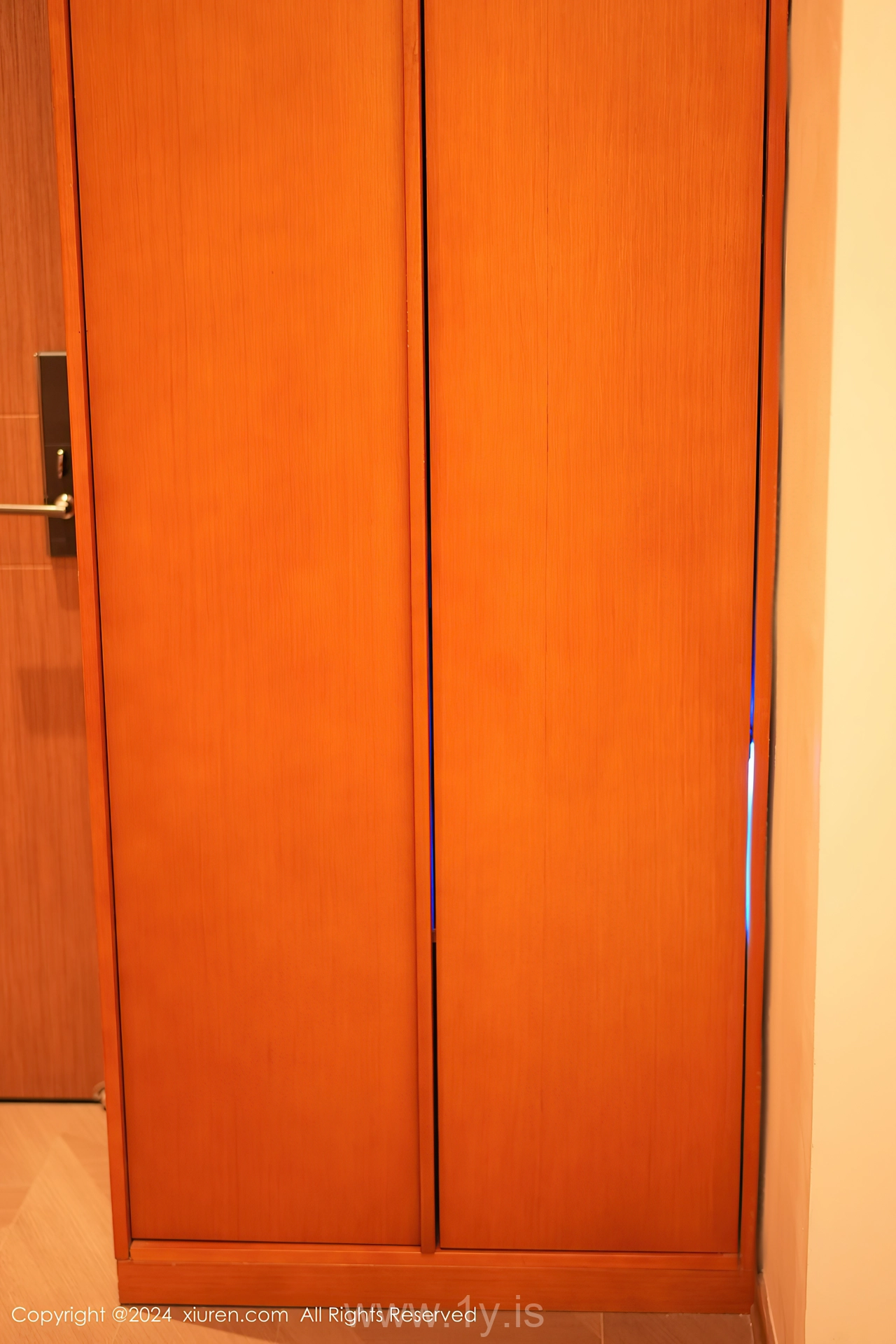 XIUREN(秀人网) No.8054 Radiant Chinese Girl 谭小灵