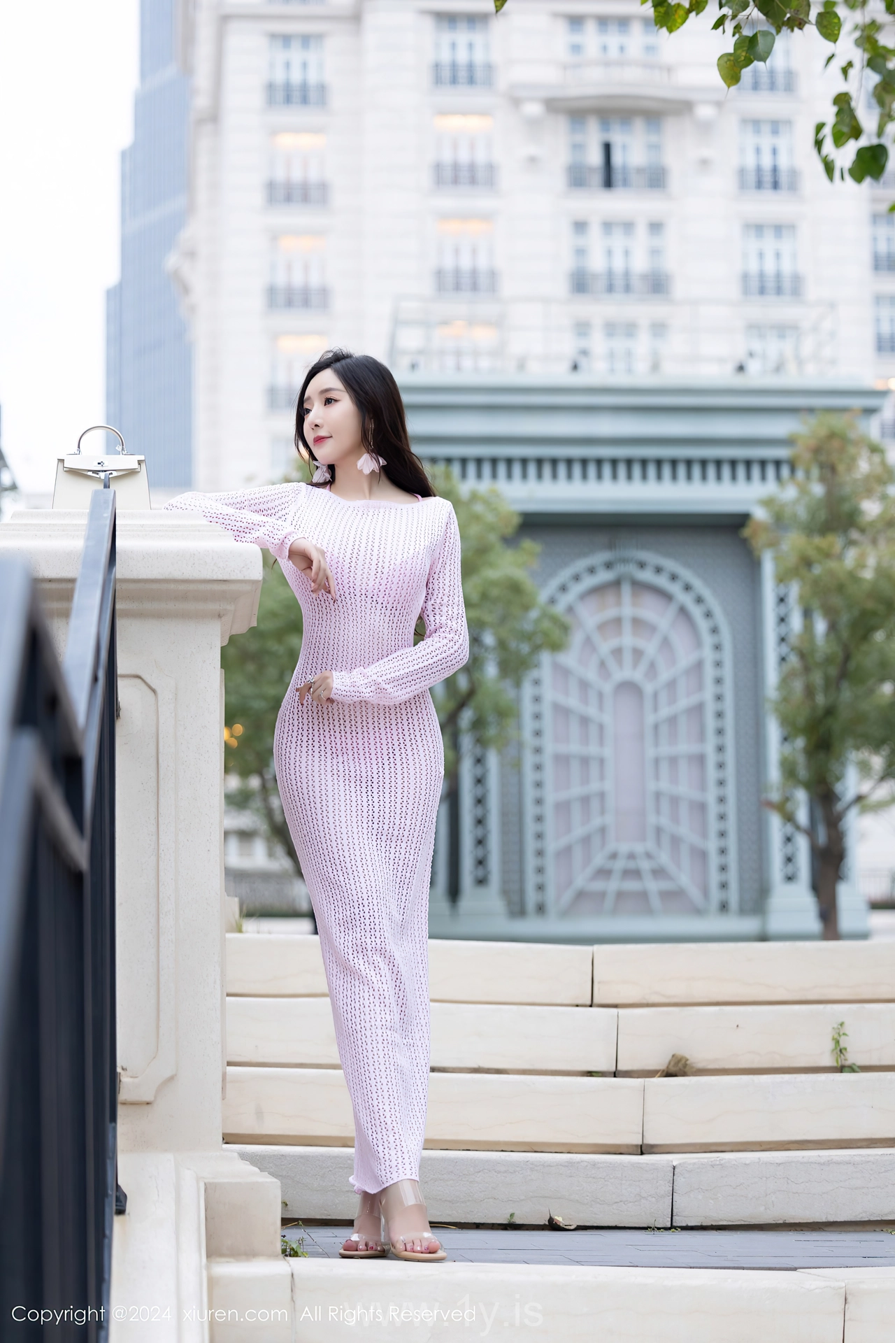 XIUREN(秀人网) No.8055 Refined Asian Cutie 王馨瑶yanni