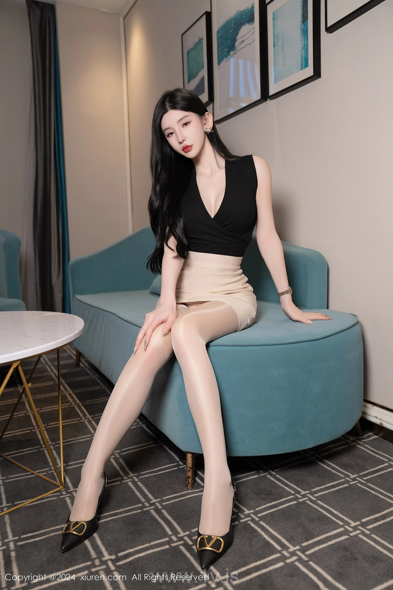 XIUREN(秀人网) No.8057 Nice-looking Chinese Chick 周于希Sally