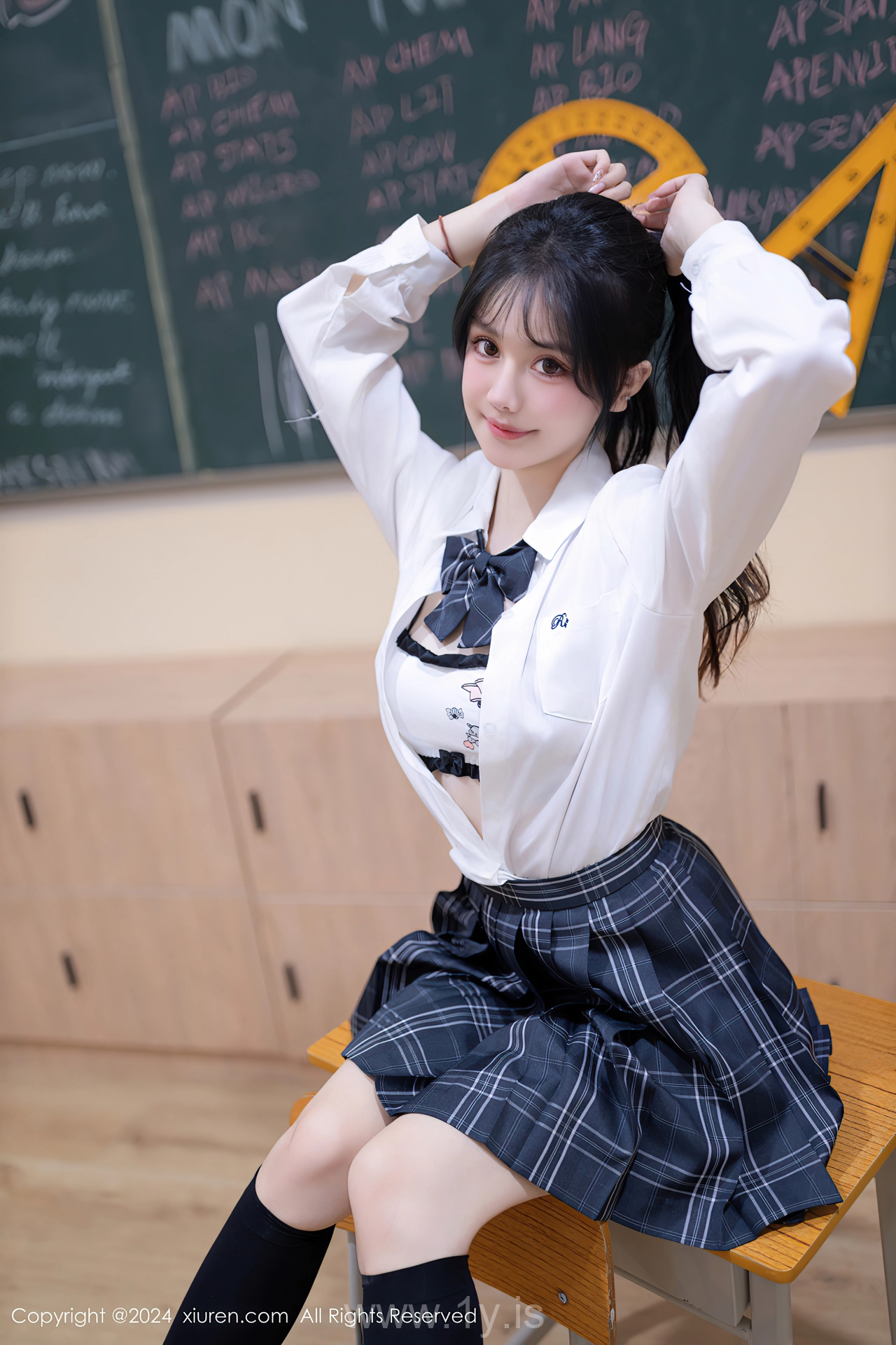 XIUREN(秀人网) No.8058 Irresistible & Refined Asian Rose 幼幼