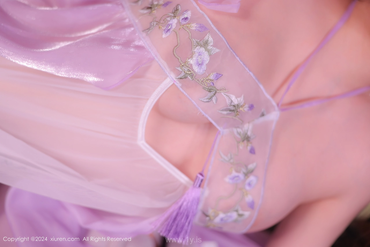 XIUREN(秀人网) No.8059 Exquisite Chinese Nymph 豆瓣酱