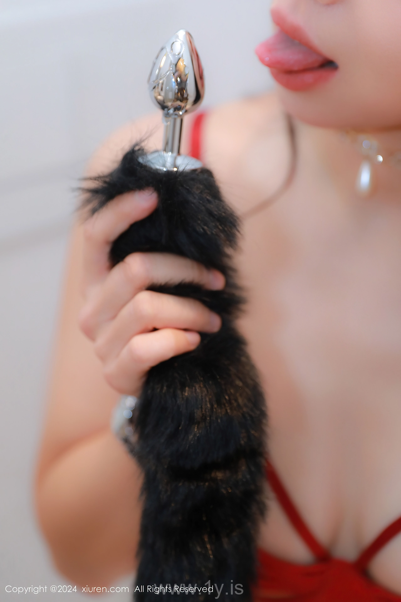 XIUREN(秀人网) No.8061 Stylish & Innocent Chinese Vixen 大美妞儿