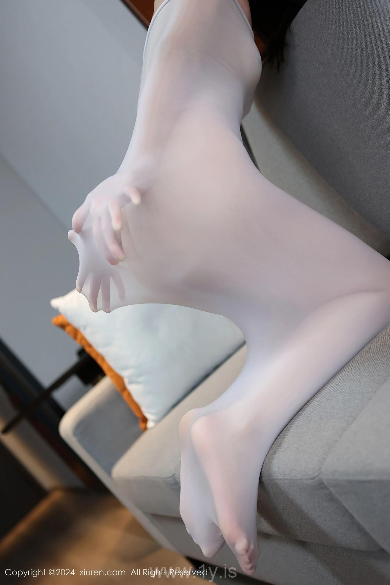 XIUREN(秀人网) No.8063 Appealing Asian Rose 金tiao