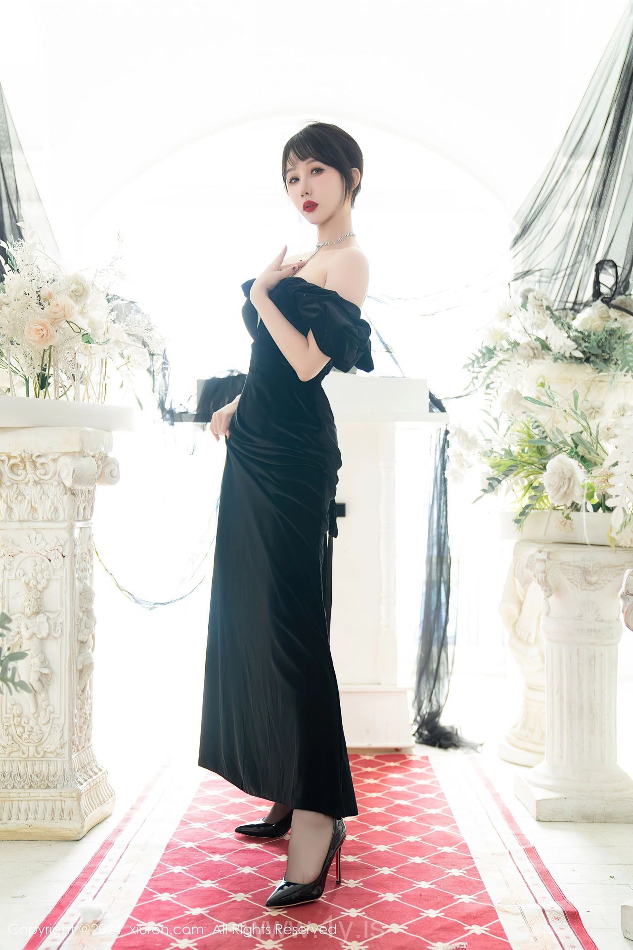 XIUREN(秀人网) No.8070 Breathtaking Asian Jade 波巧酱