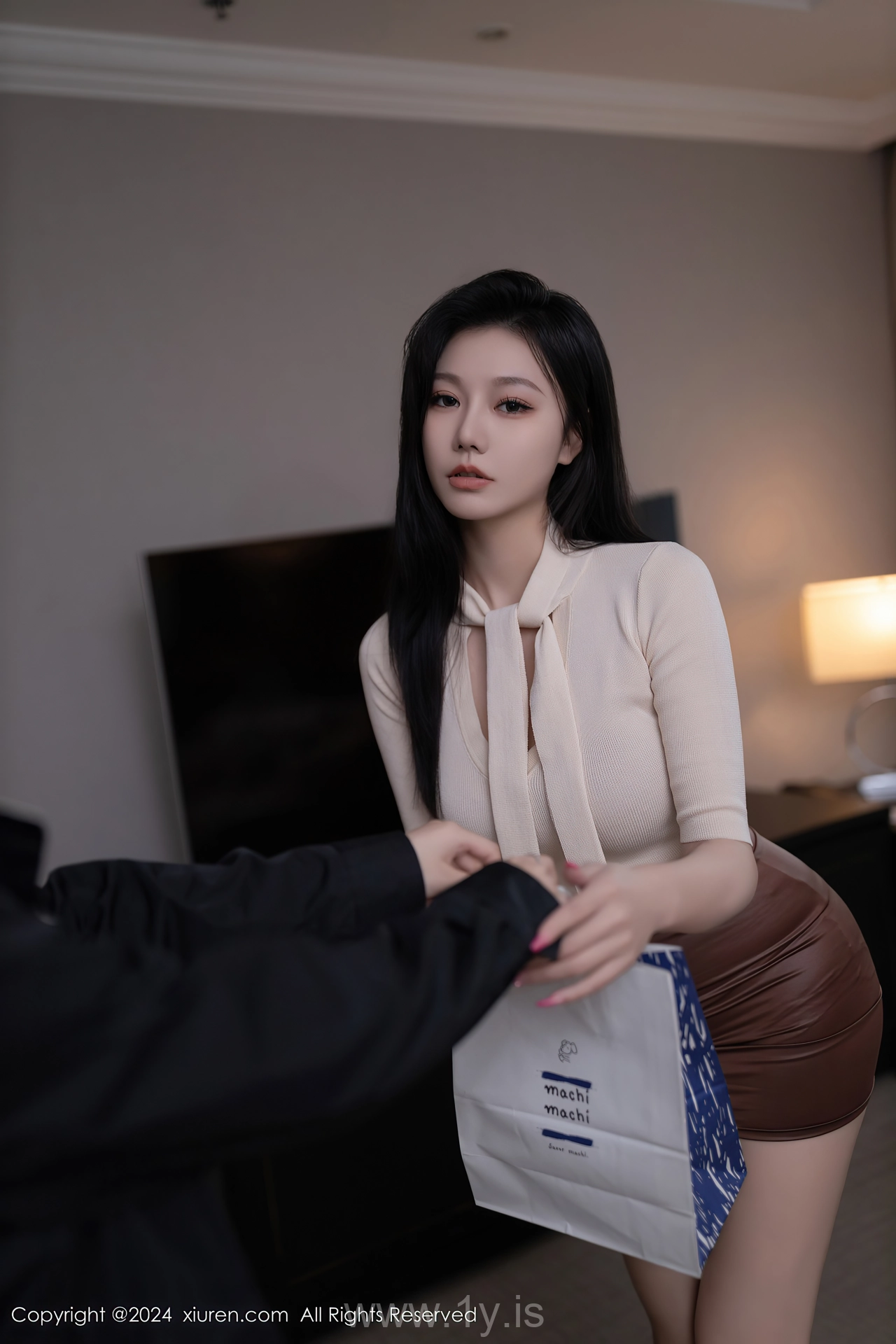 XIUREN(秀人网) No.8072 Tempting Asian Model 安然anran