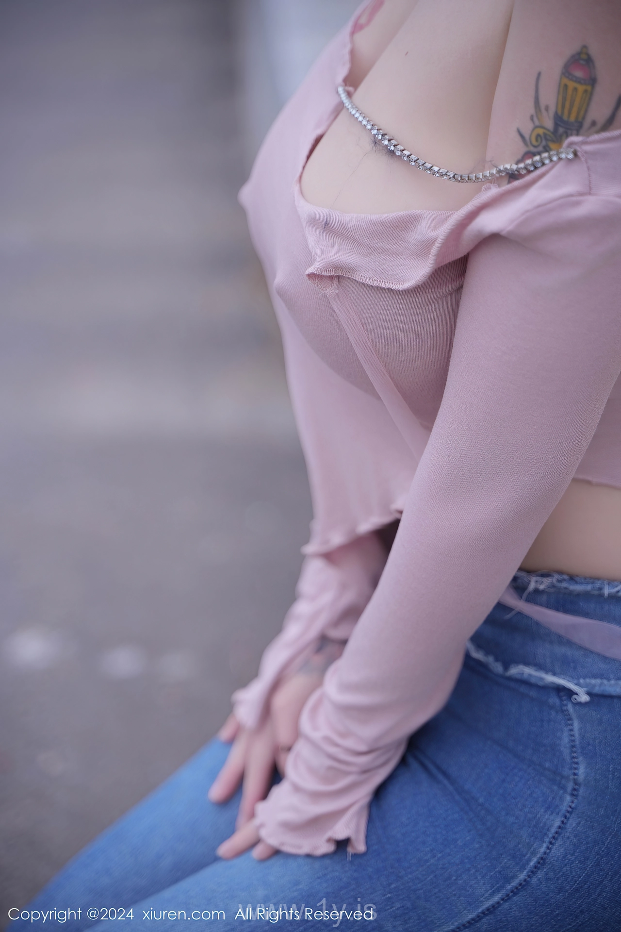 XIUREN(秀人网) No.8076 Stunning Asian Maiden 美七Mia