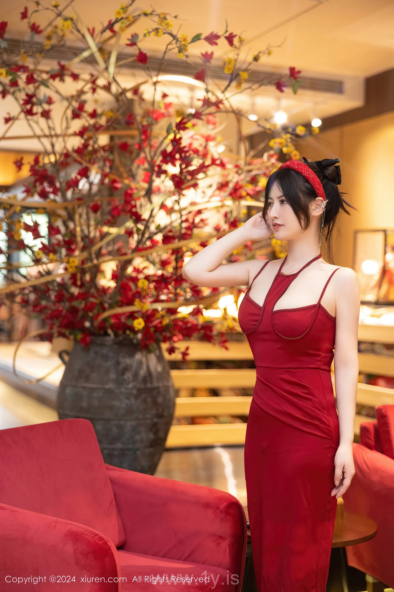 XIUREN(秀人网) No.8078 Sophisticated Asian Temptress 诗诗kiki