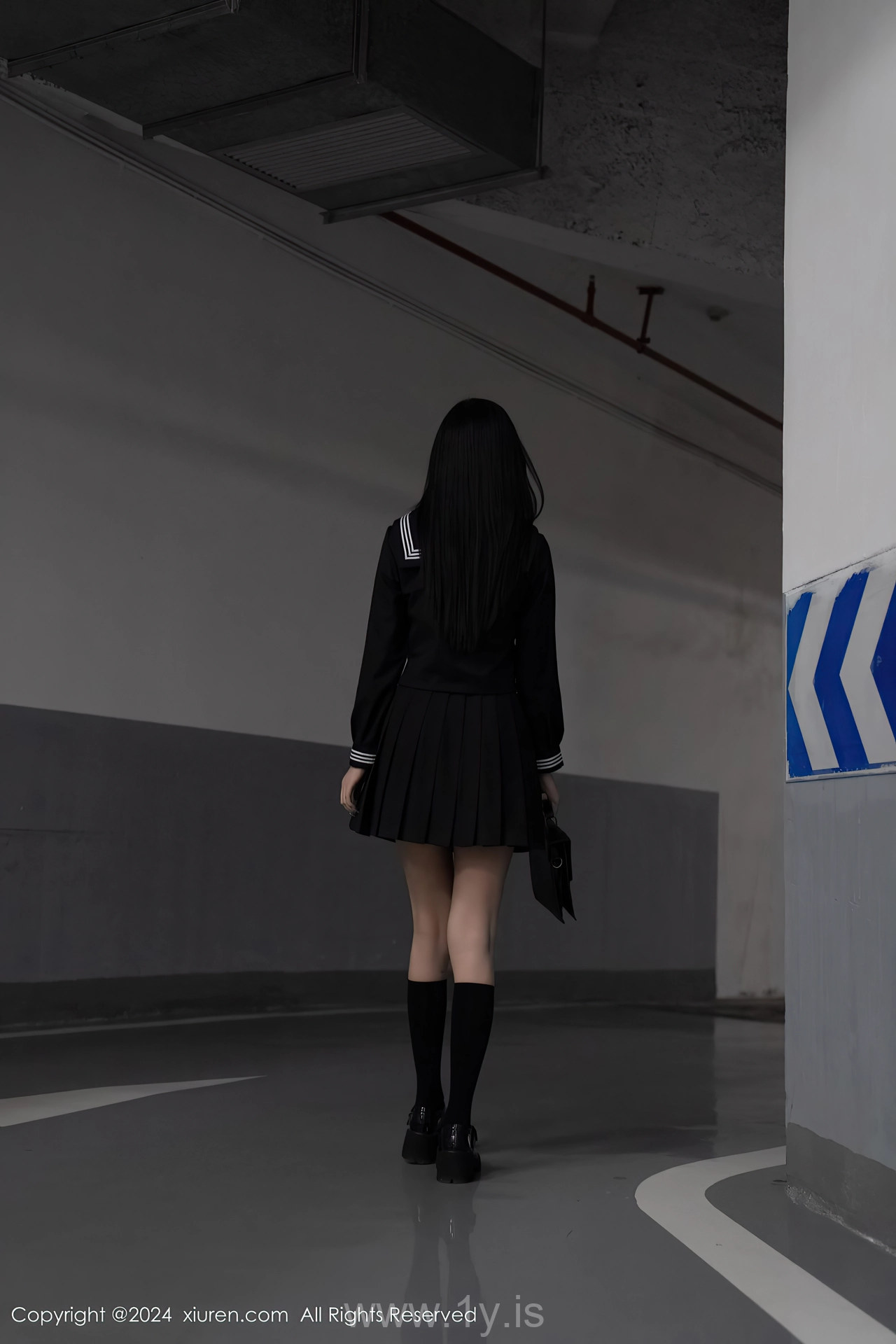 XIUREN(秀人网) No.8080 Glamorous & Nice-looking Chinese Temptress 杨晨晨Yome