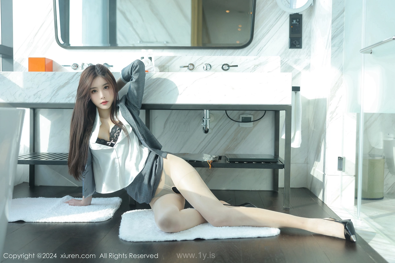 XIUREN(秀人网) No.8081 Fair & Classy Chinese Dreamgirl 晚苏susu