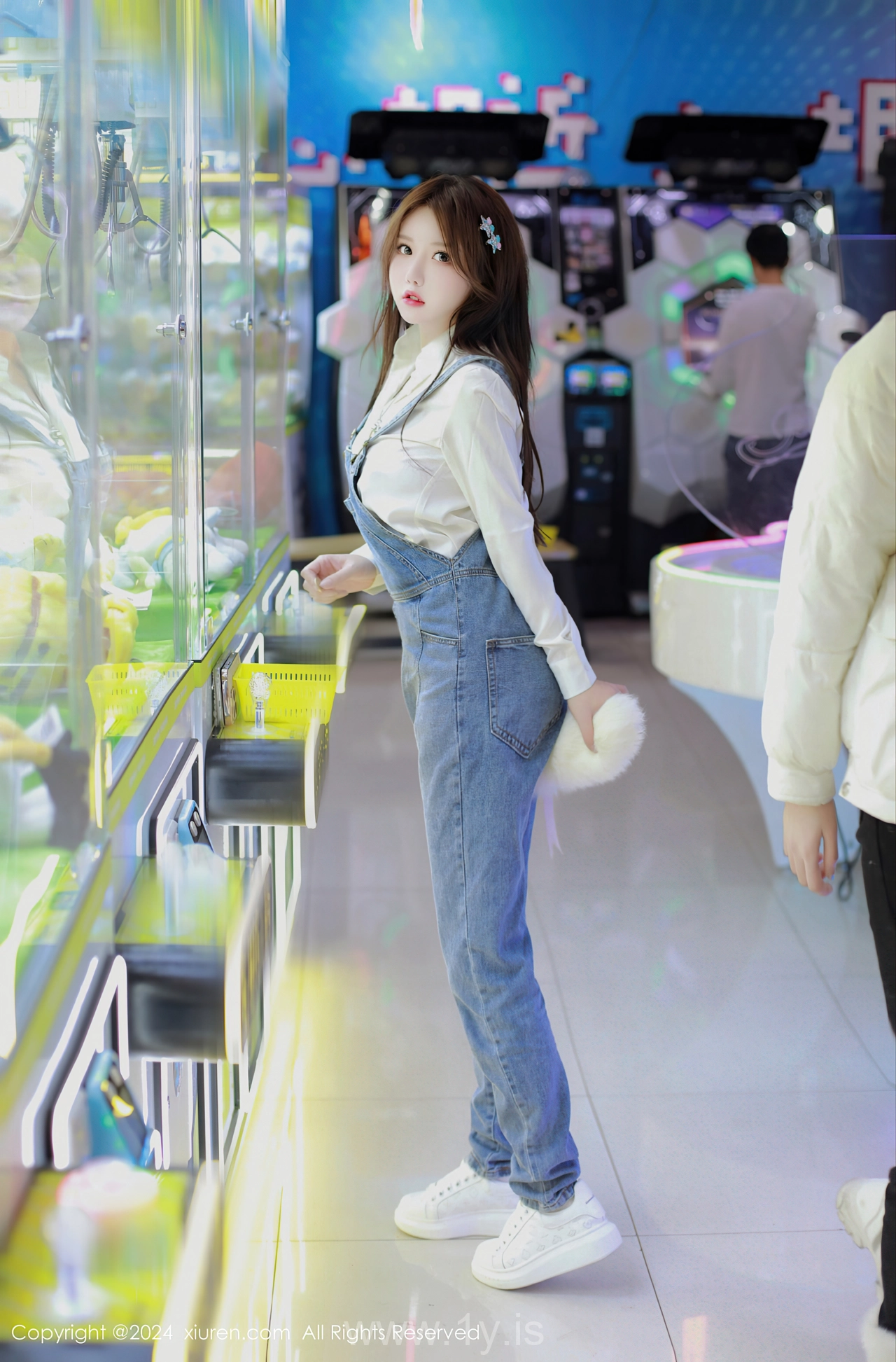 XIUREN(秀人网) No.8087 Enigmatic Asian Teen 小薯条nienie