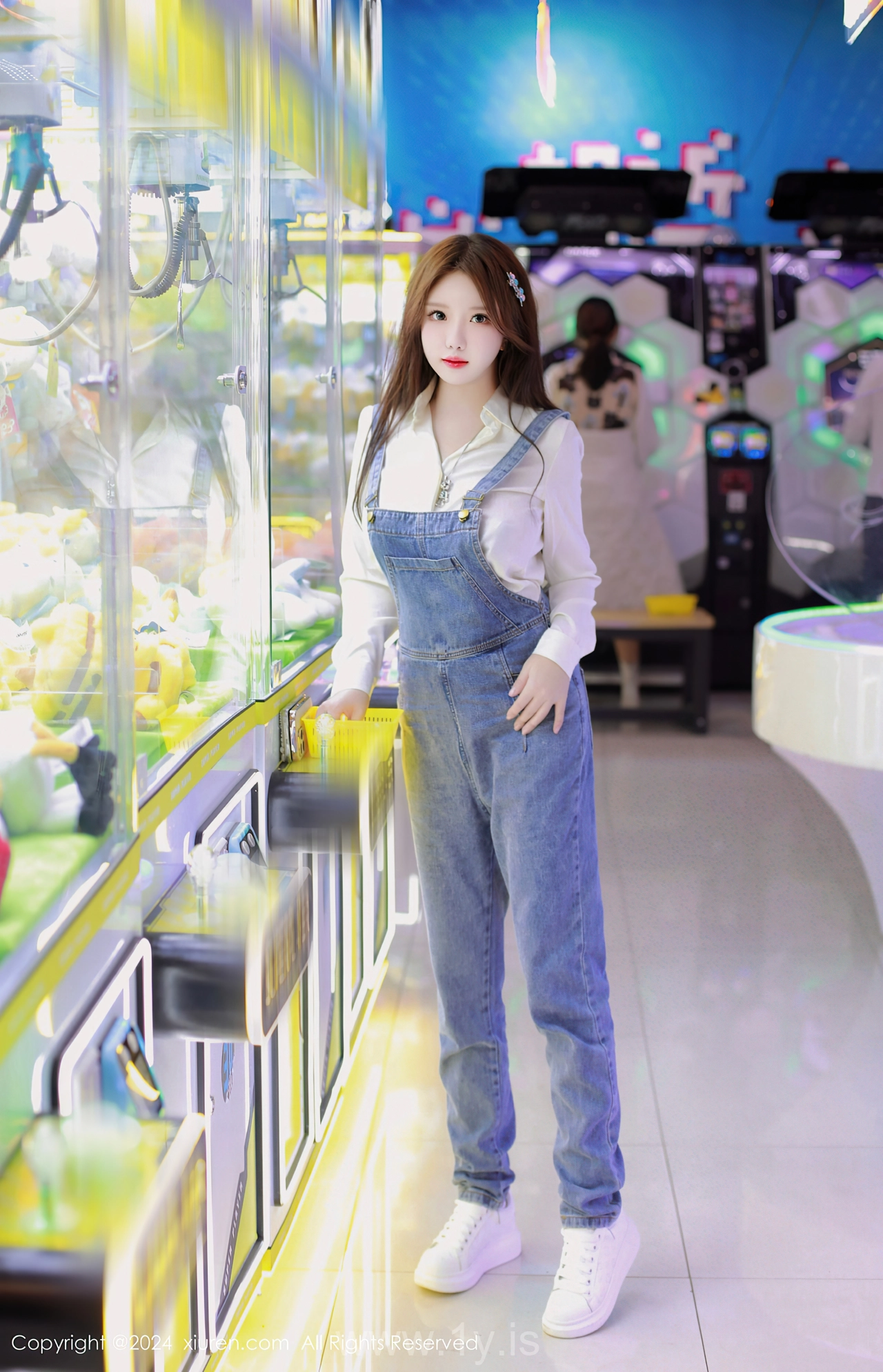 XIUREN(秀人网) No.8087 Enigmatic Asian Teen 小薯条nienie