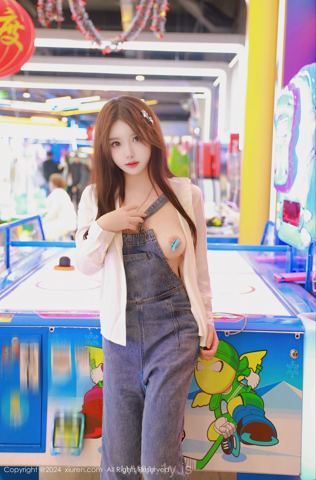 XIUREN(秀人网) No.8087 Enigmatic Asian Teen 小薯条nienie