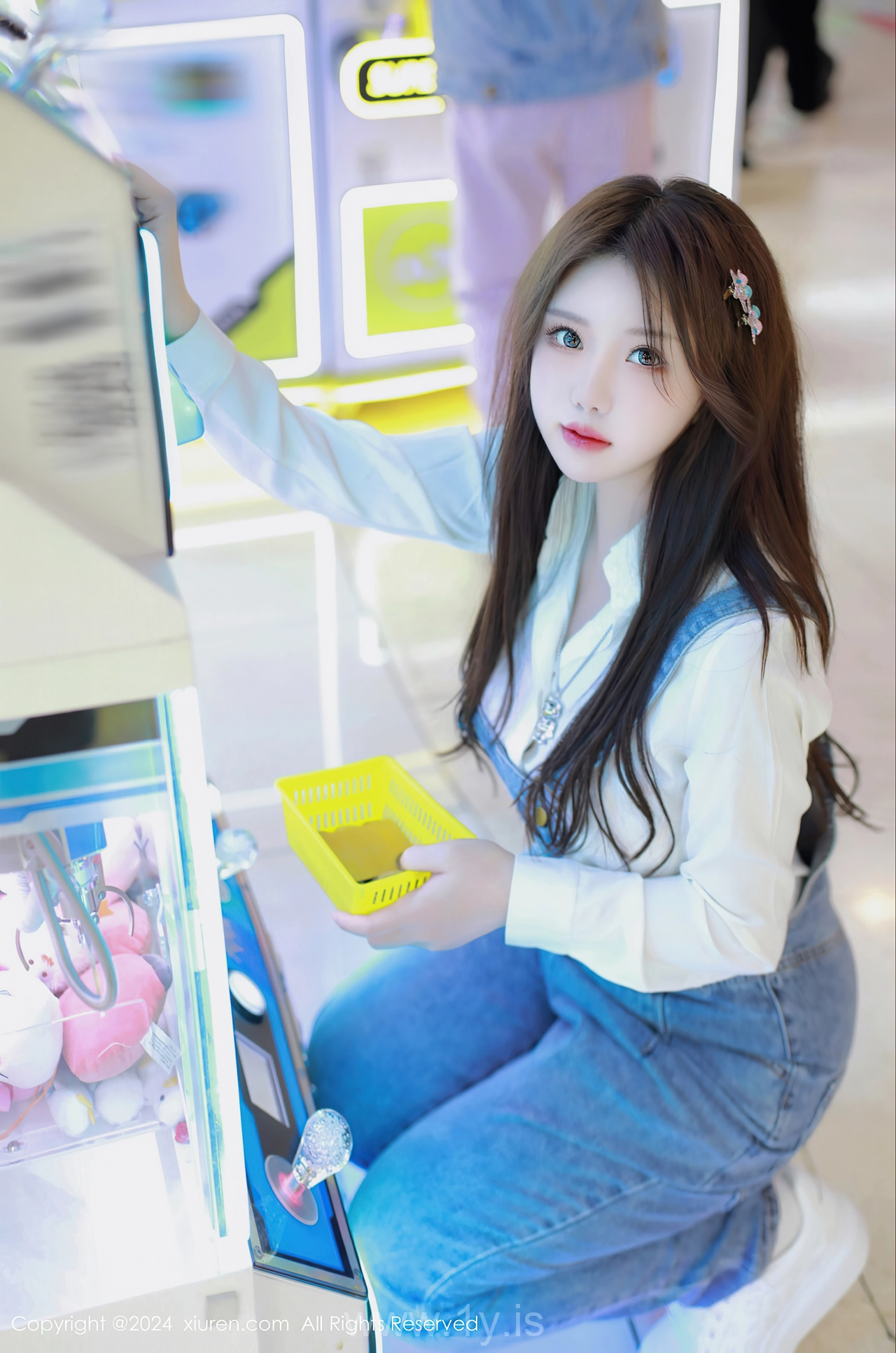 XIUREN(秀人网) No.8087 Enigmatic Asian Teen 小薯条nienie