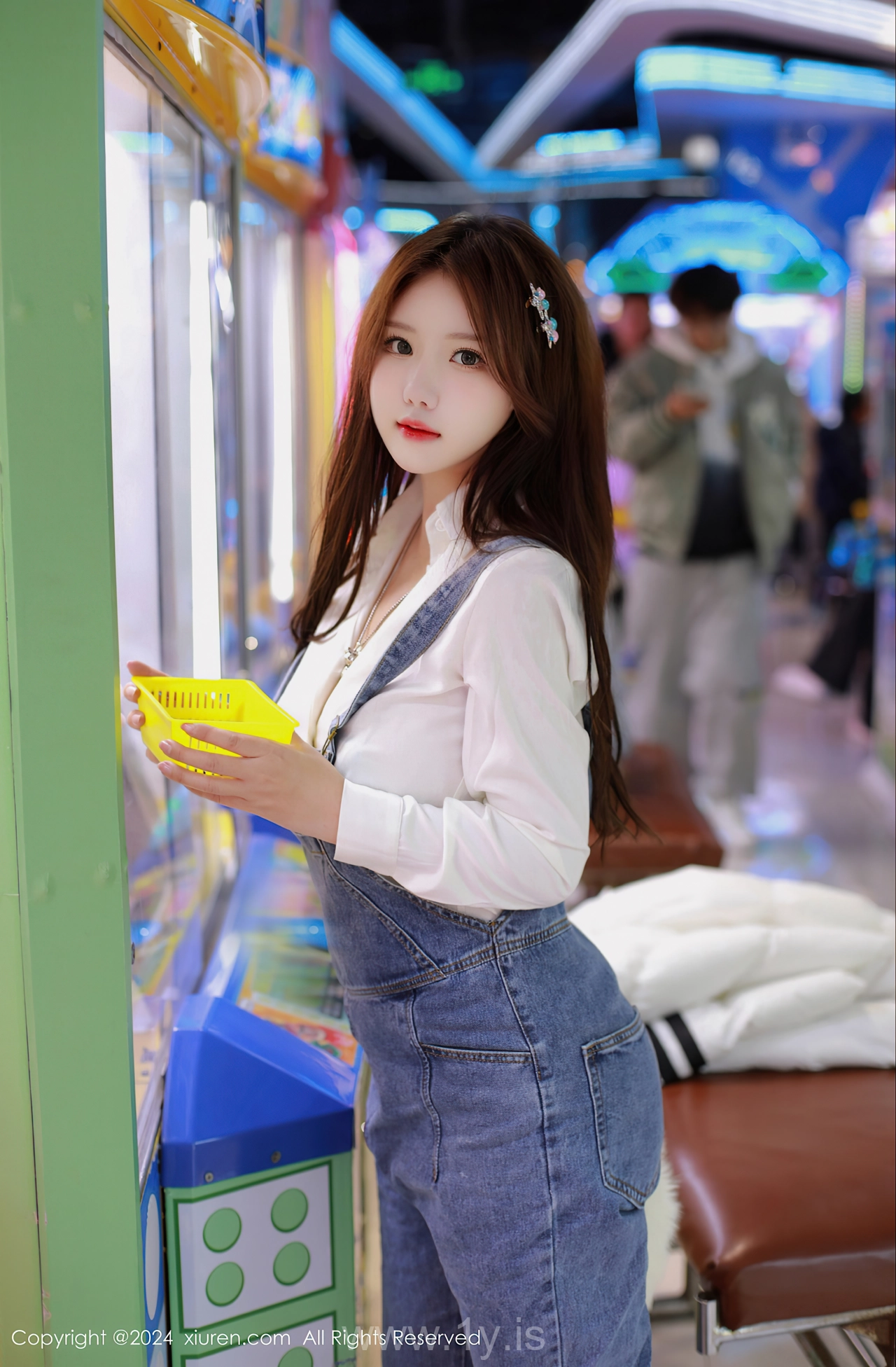 XIUREN(秀人网) No.8087 Enigmatic Asian Teen 小薯条nienie
