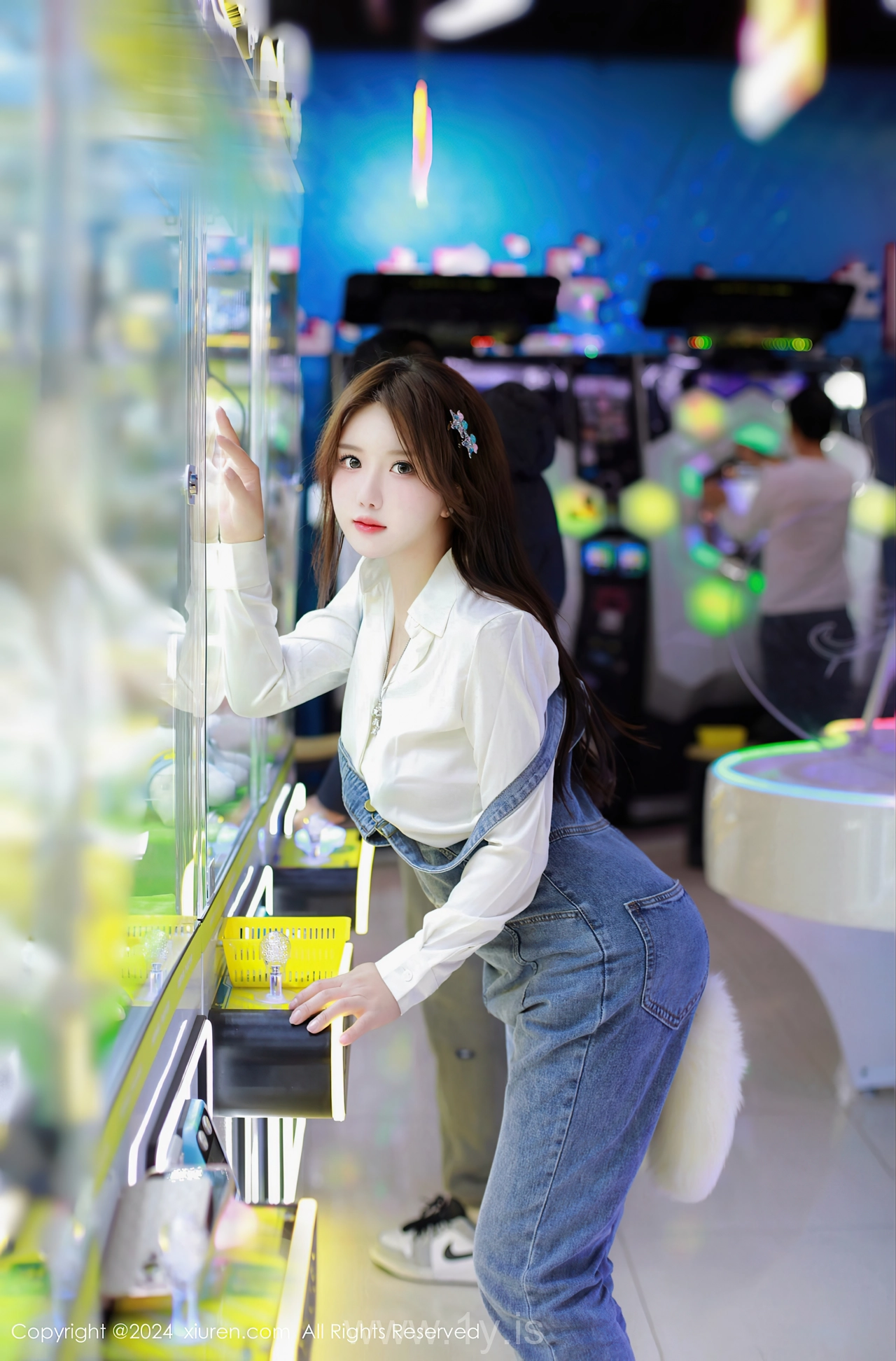 XIUREN(秀人网) No.8087 Enigmatic Asian Teen 小薯条nienie