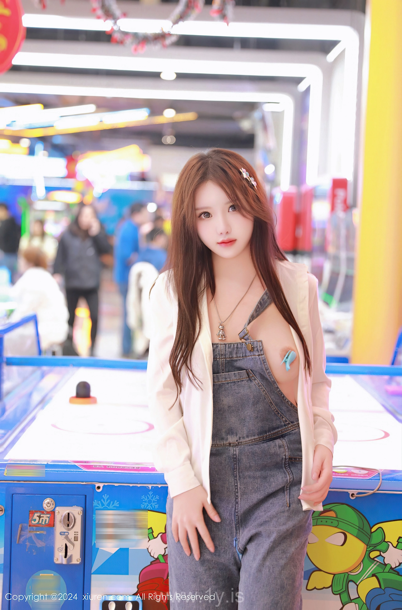 XIUREN(秀人网) No.8087 Enigmatic Asian Teen 小薯条nienie
