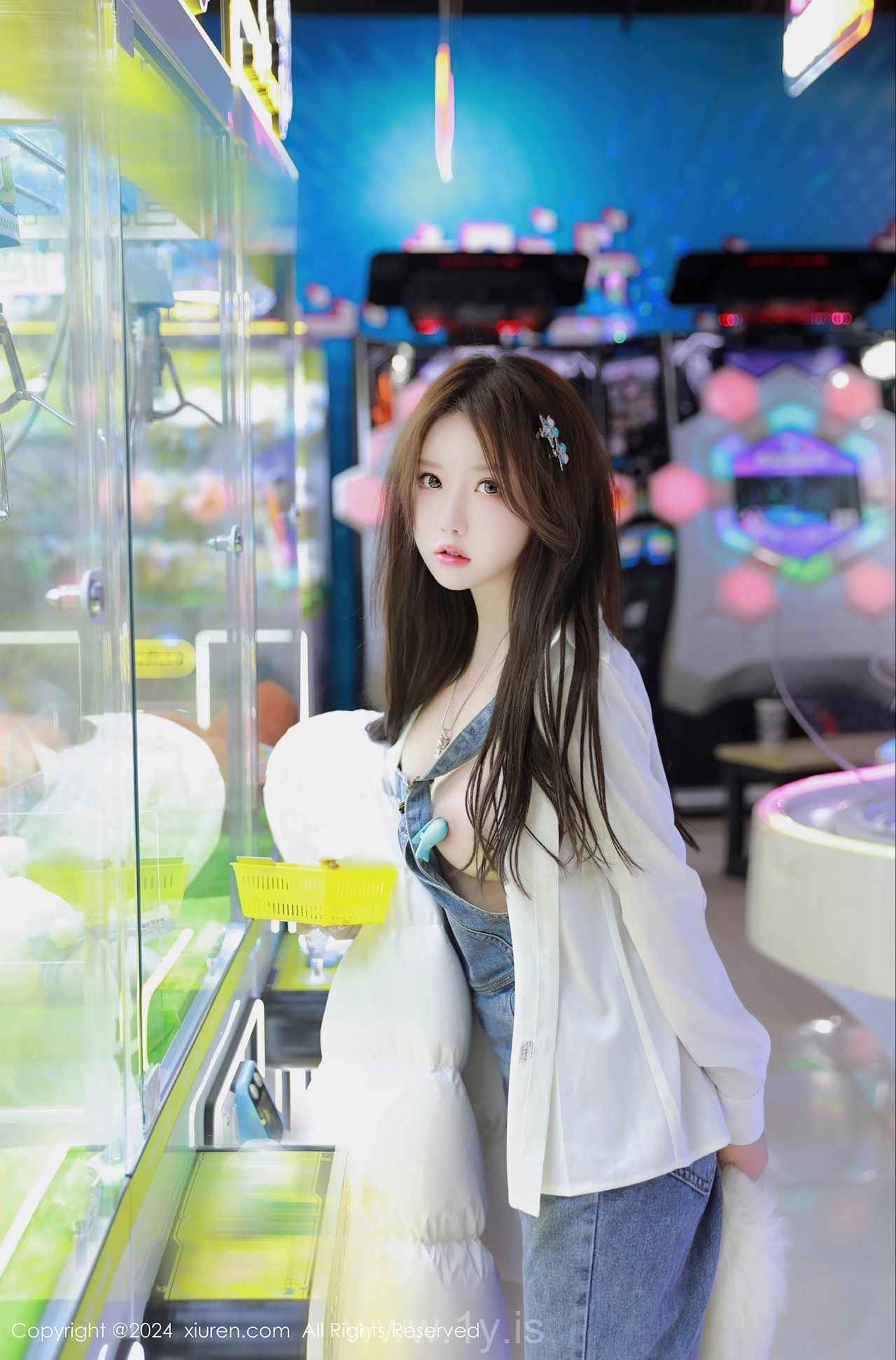 XIUREN(秀人网) No.8087 Enigmatic Asian Teen 小薯条nienie