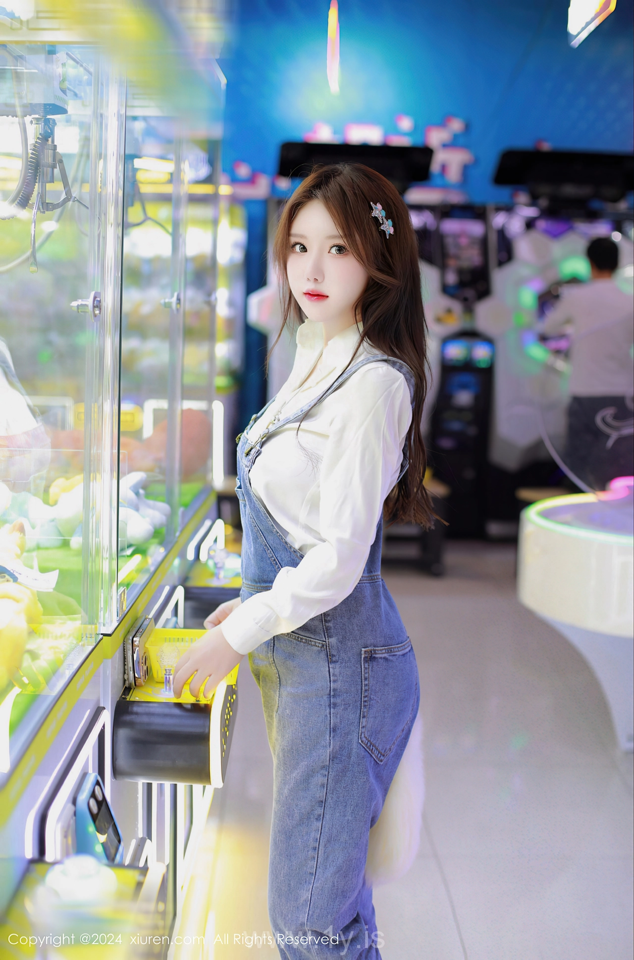 XIUREN(秀人网) No.8087 Enigmatic Asian Teen 小薯条nienie
