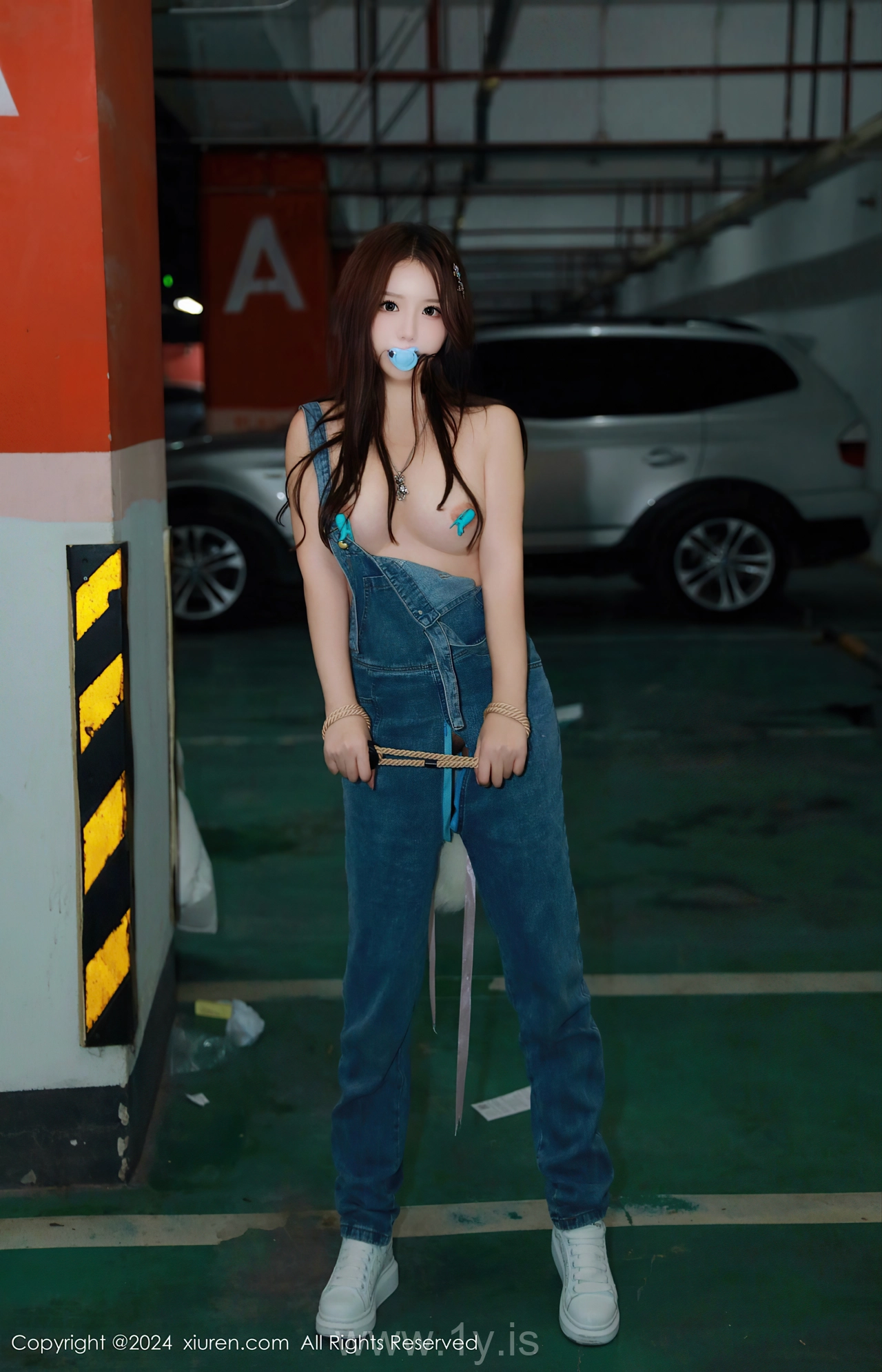 XIUREN(秀人网) No.8087 Enigmatic Asian Teen 小薯条nienie