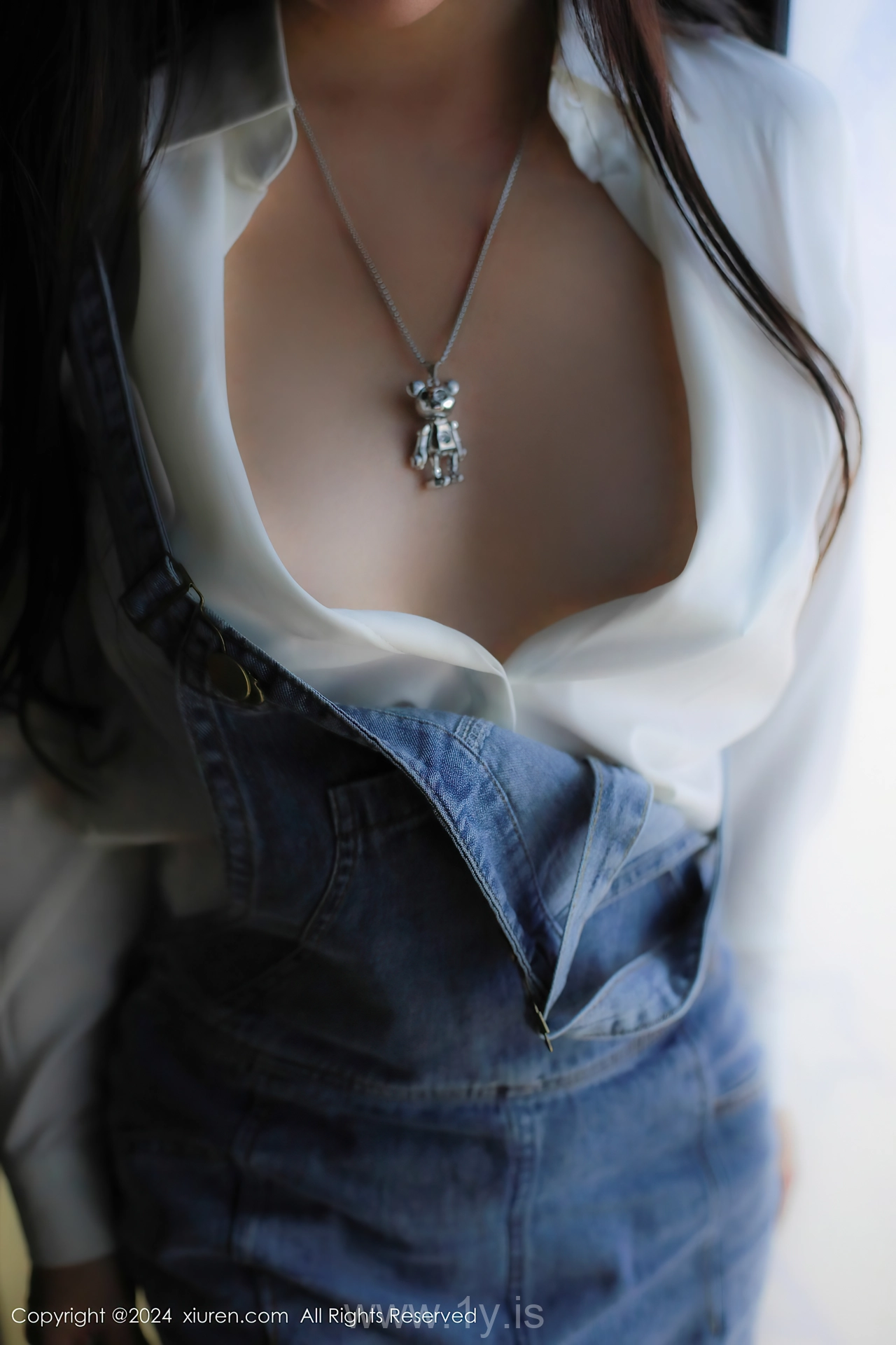 XIUREN(秀人网) No.8087 Enigmatic Asian Teen 小薯条nienie