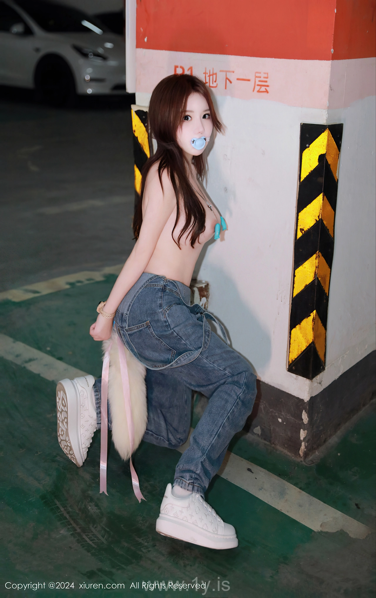XIUREN(秀人网) No.8087 Enigmatic Asian Teen 小薯条nienie