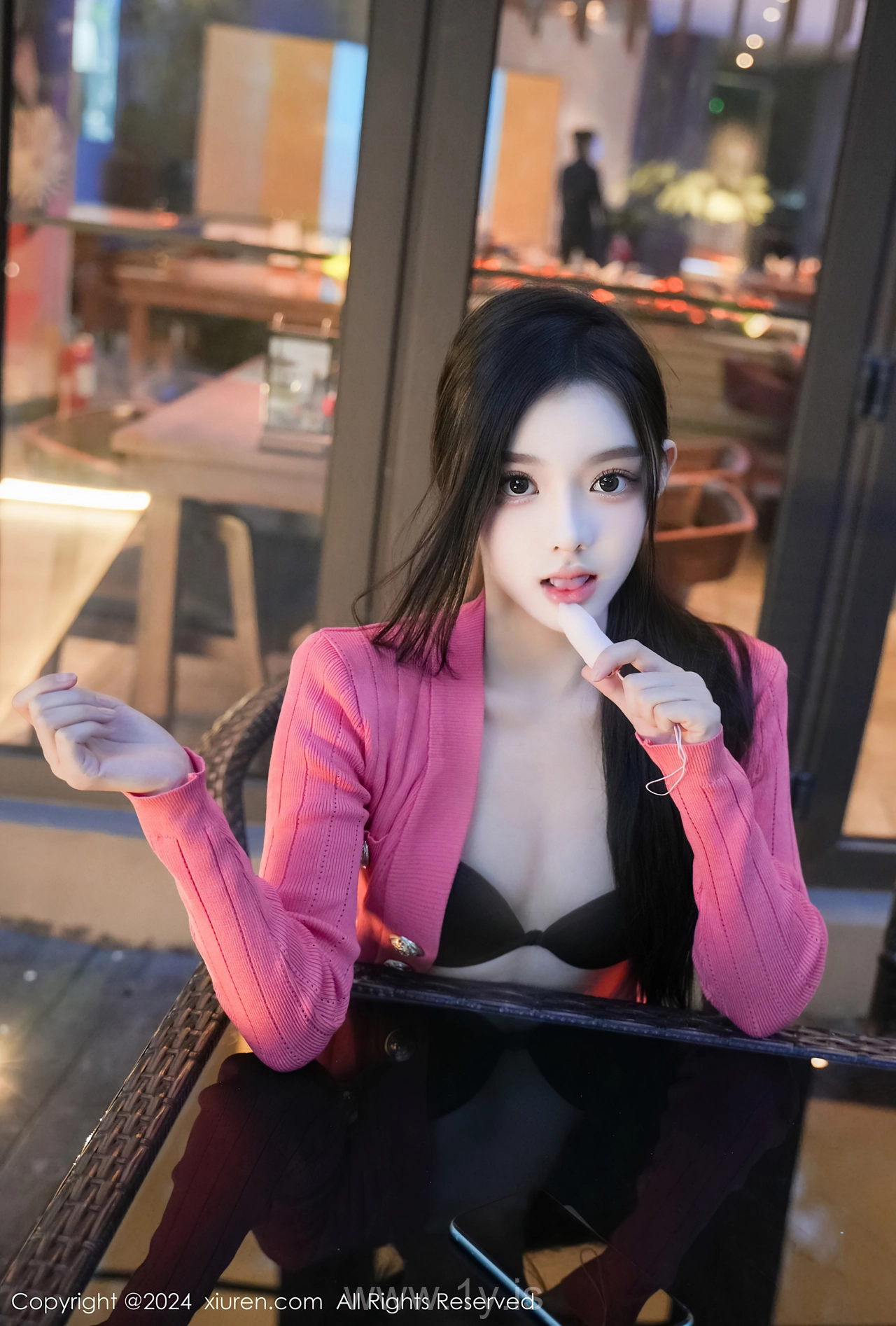 XIUREN(秀人网) No.8091 Enigmatic Asian Nymph 龙雪儿