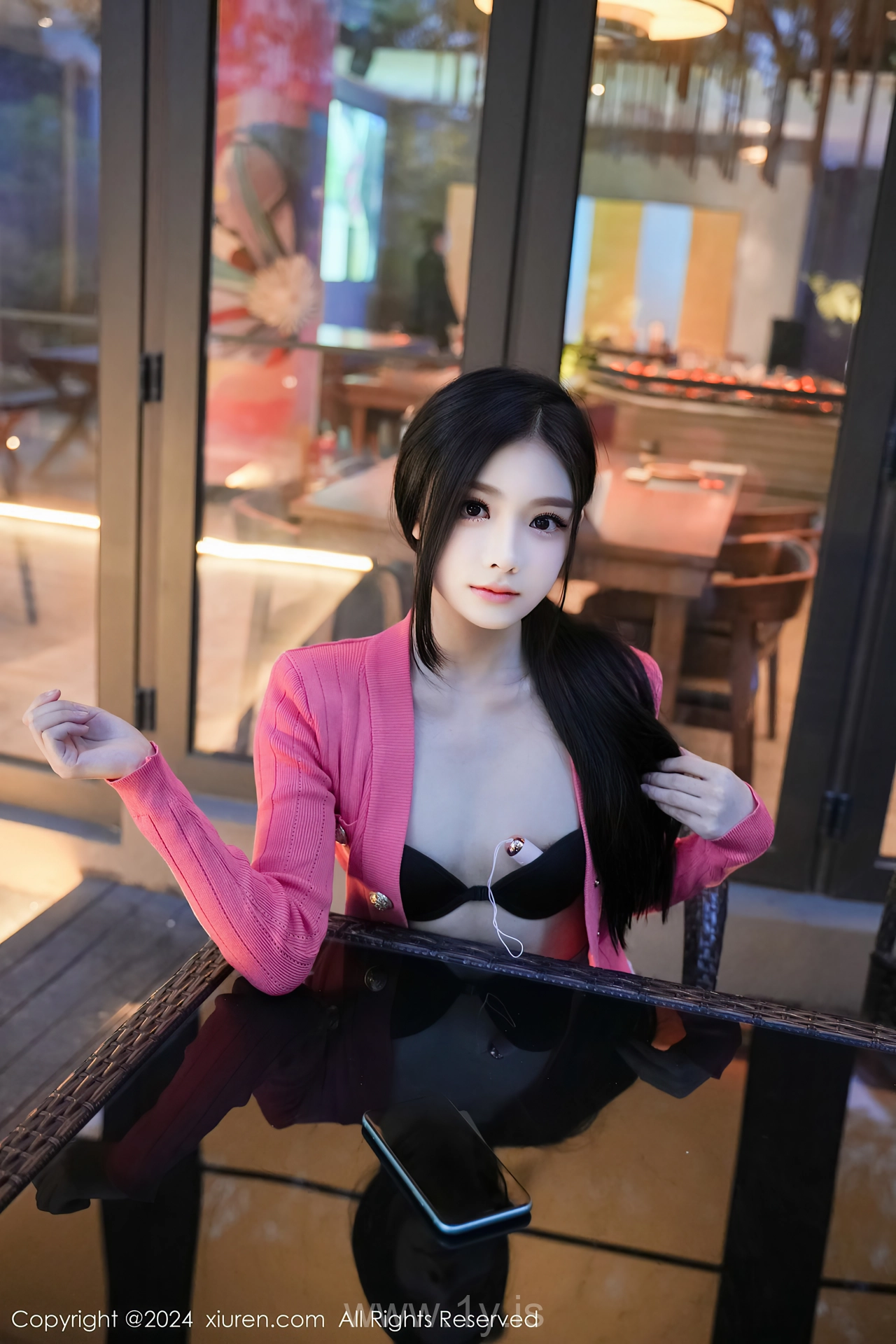 XIUREN(秀人网) No.8091 Enigmatic Asian Nymph 龙雪儿