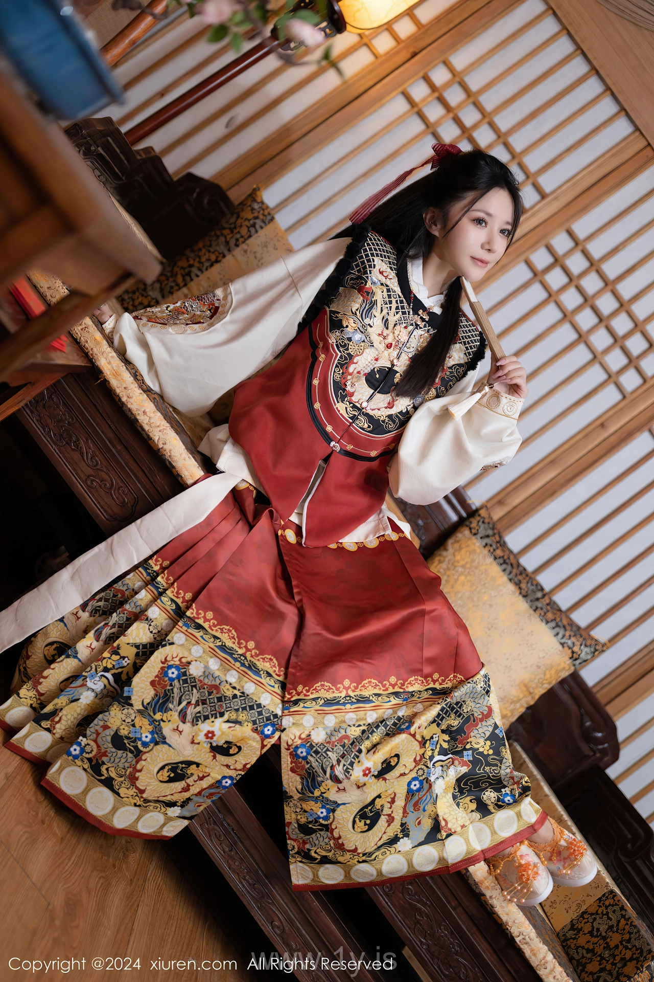 XIUREN(秀人网) No.8095 Bewitching Asian Beauty 鱼子酱Fish