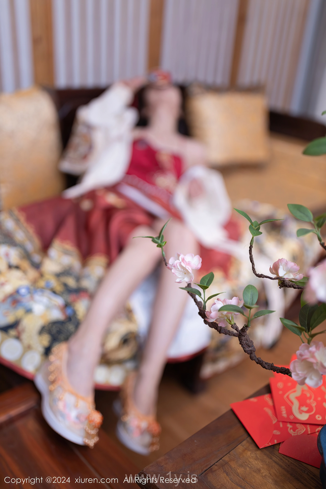 XIUREN(秀人网) No.8095 Bewitching Asian Beauty 鱼子酱Fish