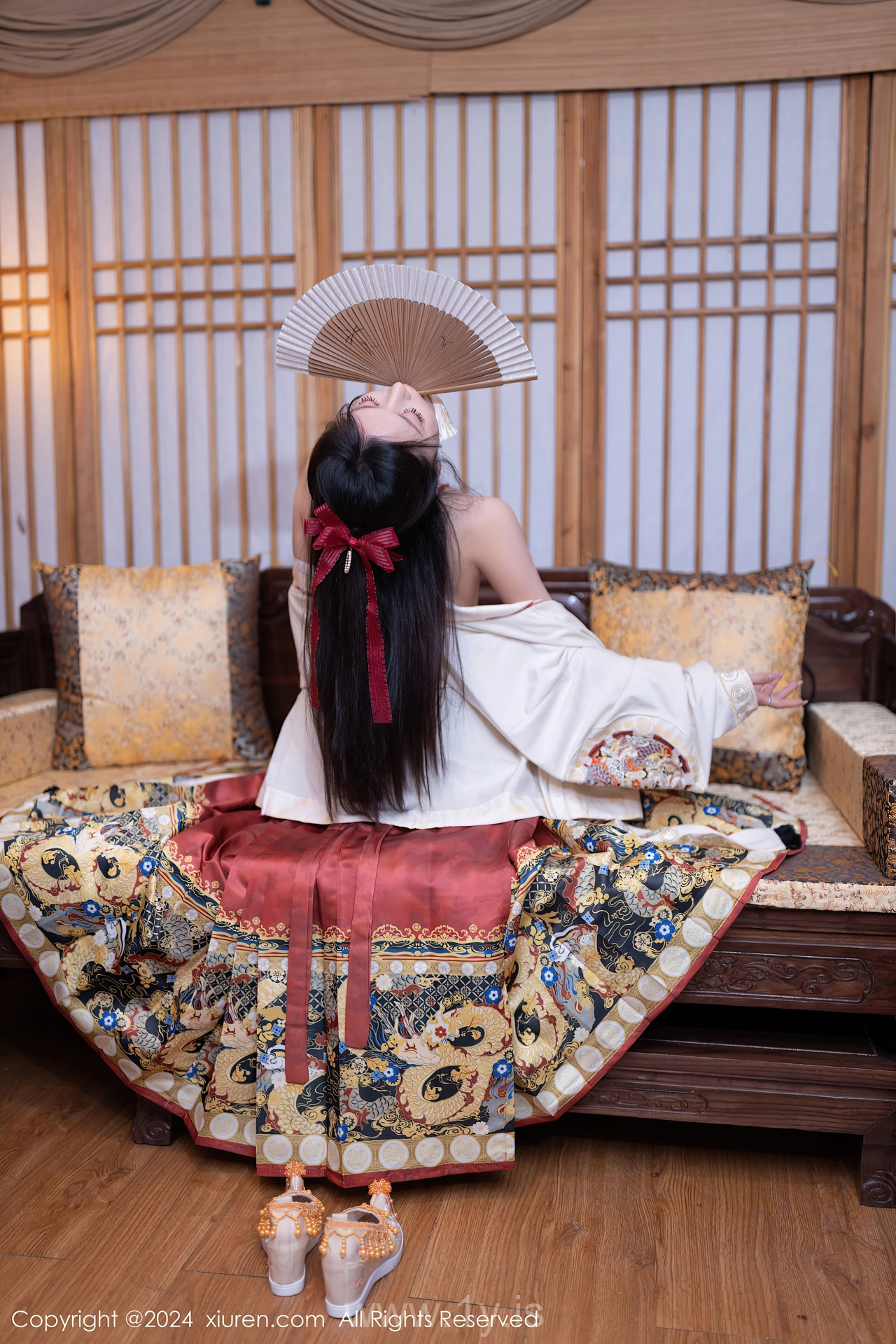 XIUREN(秀人网) No.8095 Bewitching Asian Beauty 鱼子酱Fish