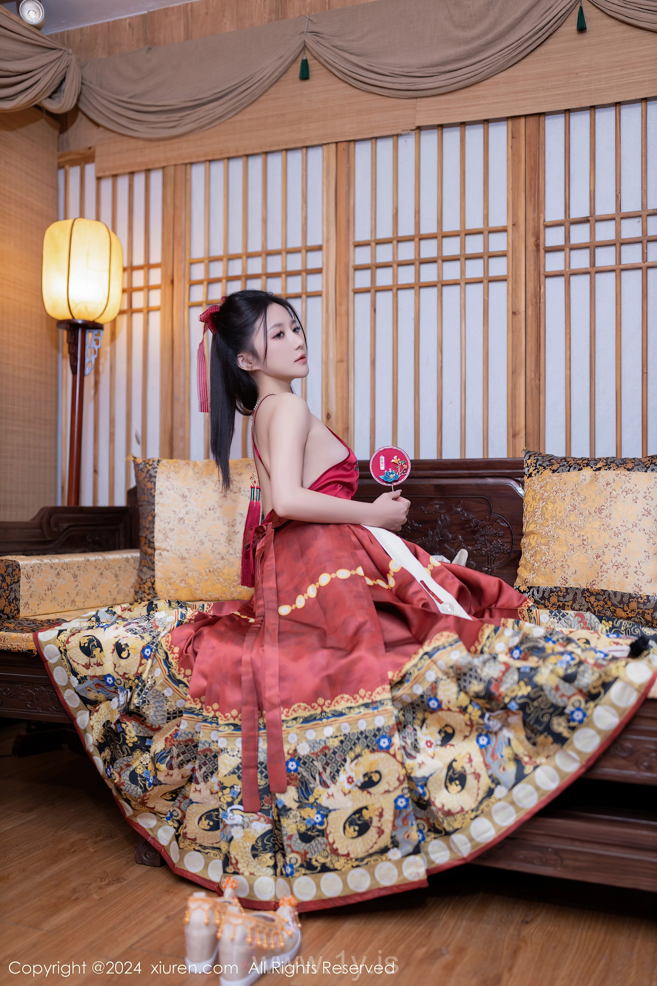 XIUREN(秀人网) No.8095 Bewitching Asian Beauty 鱼子酱Fish