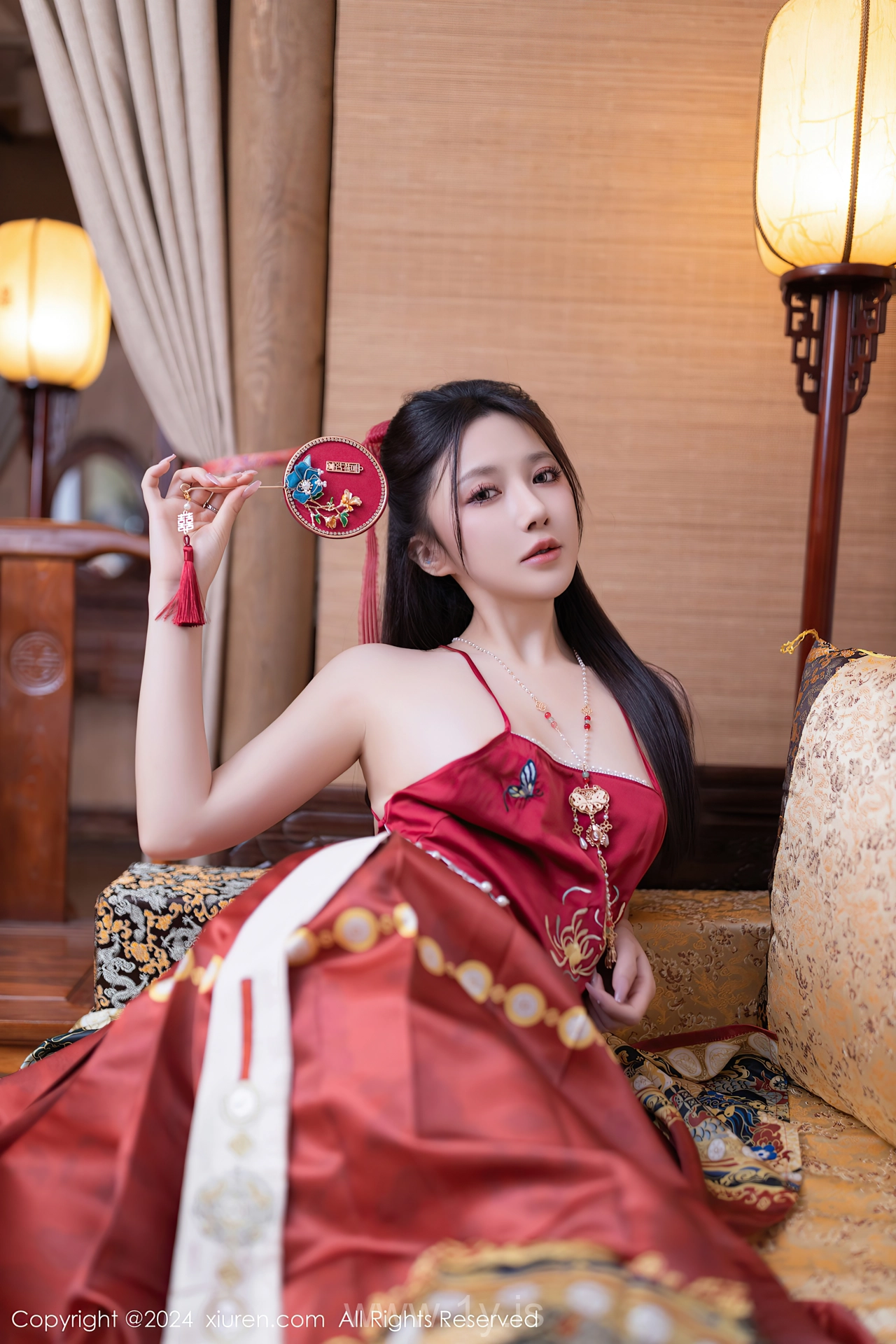 XIUREN(秀人网) No.8095 Bewitching Asian Beauty 鱼子酱Fish