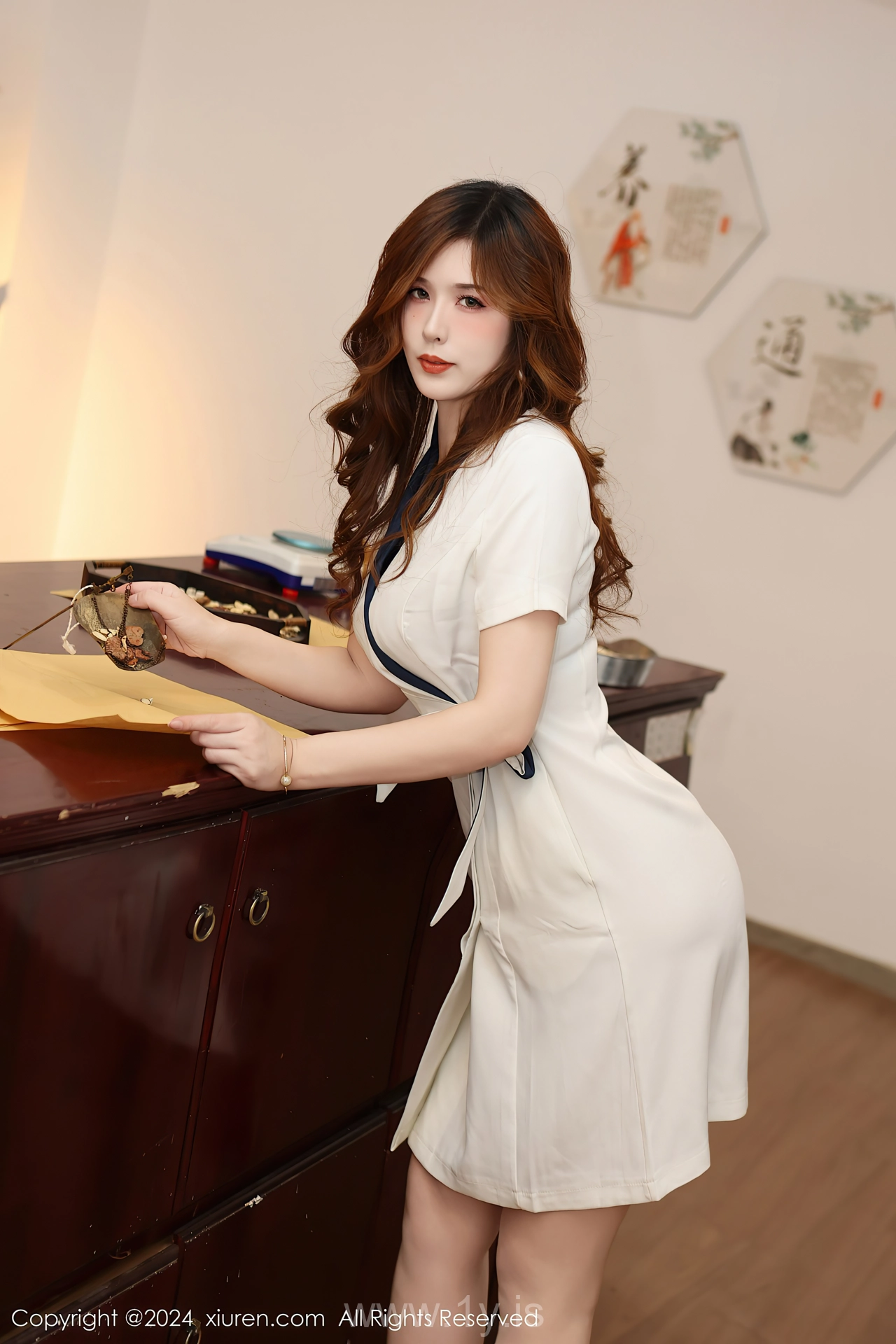 XIUREN(秀人网) No.8101 Sparkling & Dazzling Chinese Beauty Queen 月野兔美妞