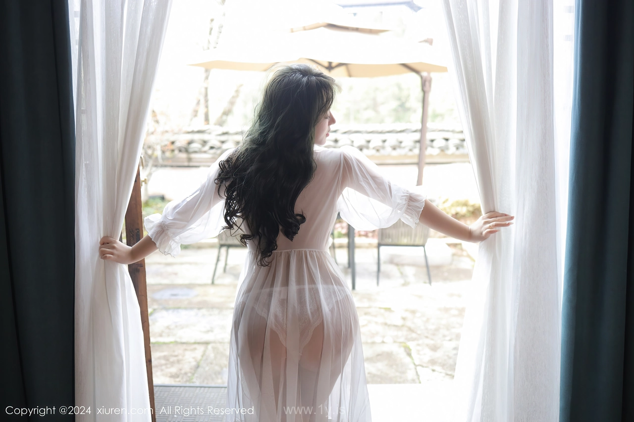 XIUREN(秀人网) No.8106 Dazzling & Enchanting Chinese Femme fatale 沈思怡