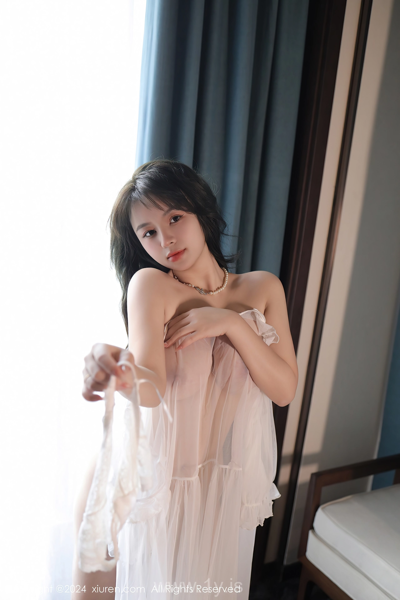 XIUREN(秀人网) No.8106 Dazzling & Enchanting Chinese Femme fatale 沈思怡