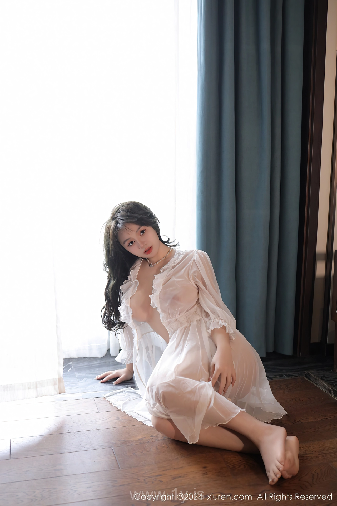 XIUREN(秀人网) No.8106 Dazzling & Enchanting Chinese Femme fatale 沈思怡