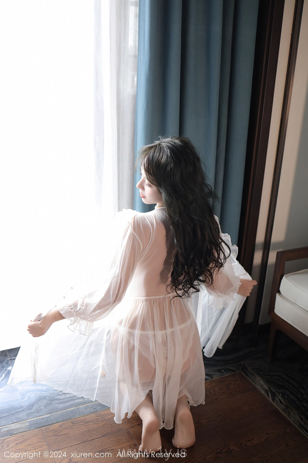 XIUREN(秀人网) No.8106 Dazzling & Enchanting Chinese Femme fatale 沈思怡