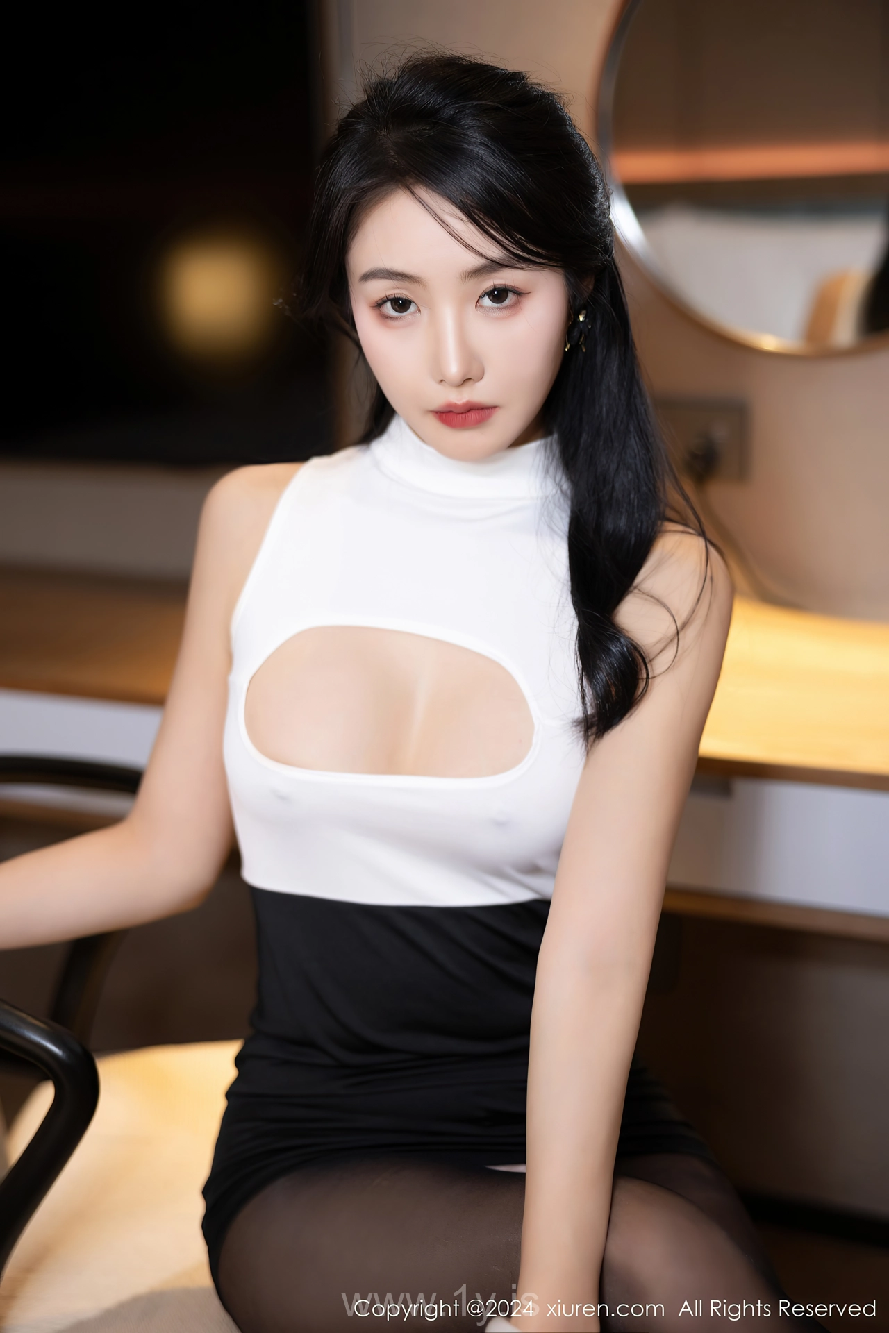 XIUREN(秀人网) No.8107 Slim Chinese Femme fatale 苏苏阿