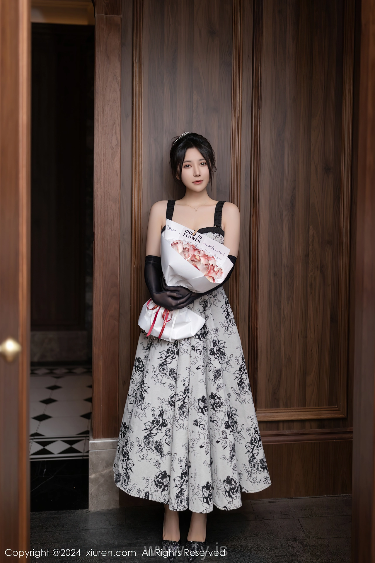 XIUREN(秀人网) No.8109 Glamorous & Tempting Asian Model 鱼子酱Fish