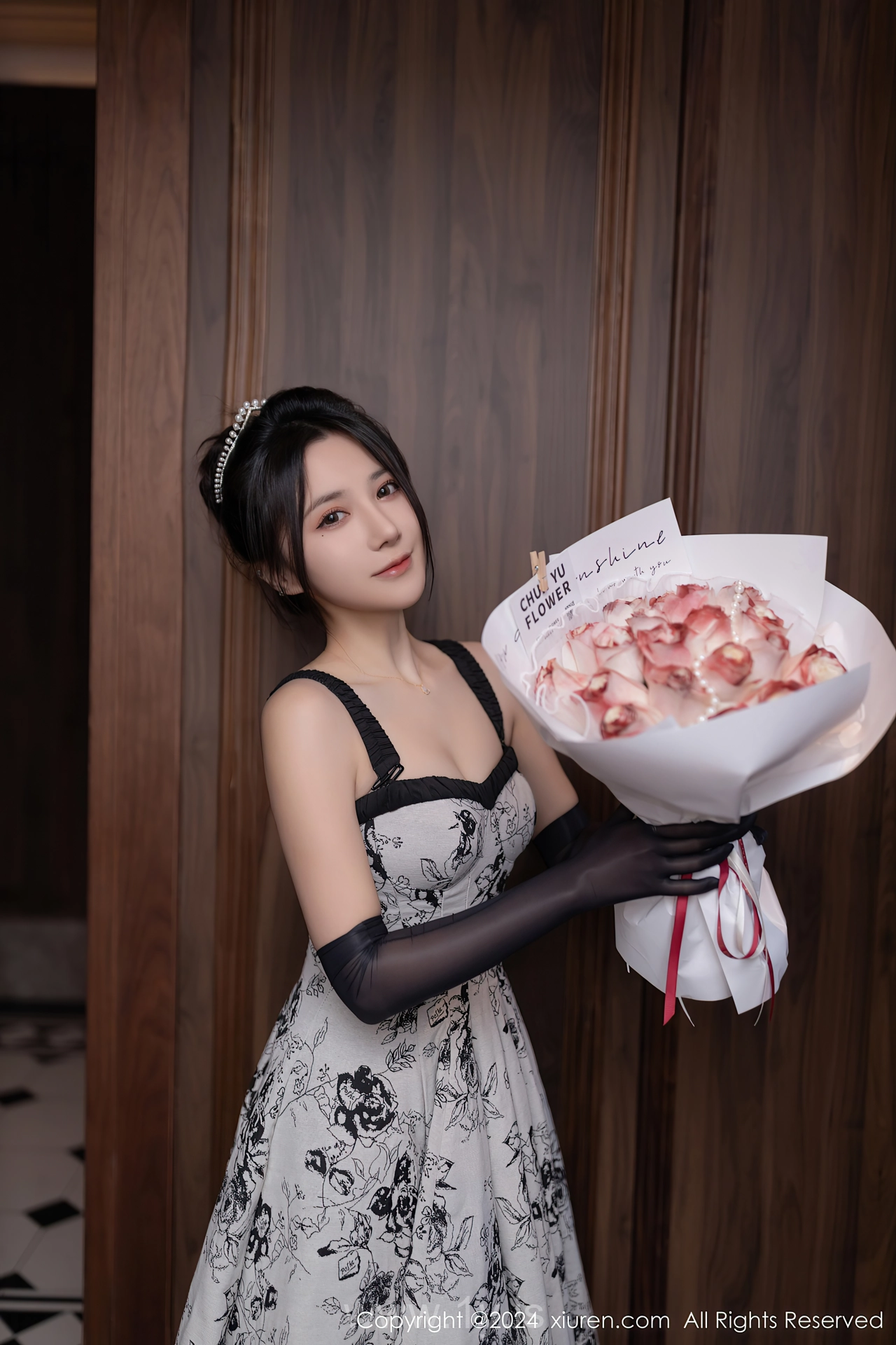 XIUREN(秀人网) No.8109 Glamorous & Tempting Asian Model 鱼子酱Fish