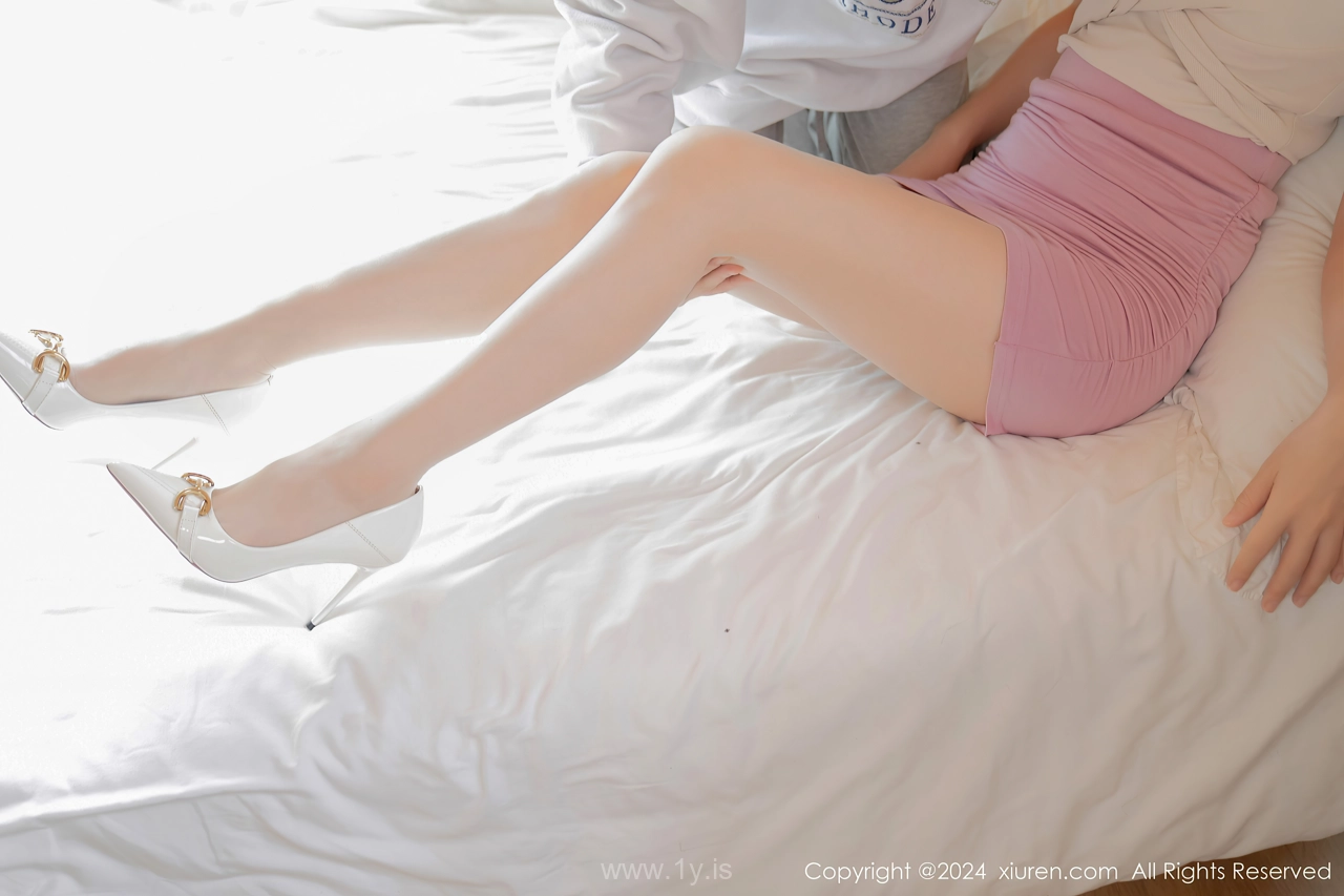 XIUREN(秀人网) No.8112 Lovely & Flawless Asian Cutie 波巧酱