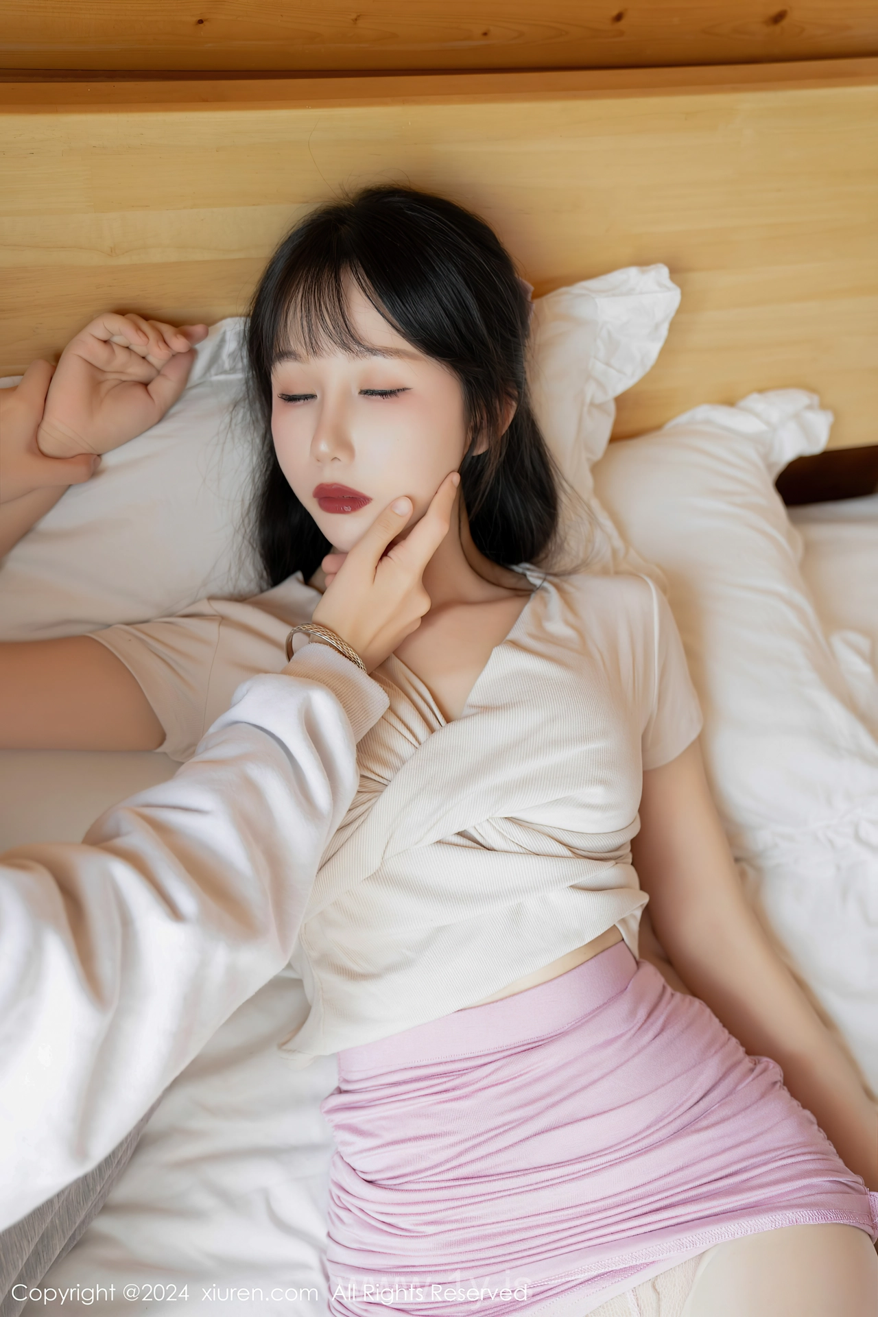 XIUREN(秀人网) No.8112 Lovely & Flawless Asian Cutie 波巧酱