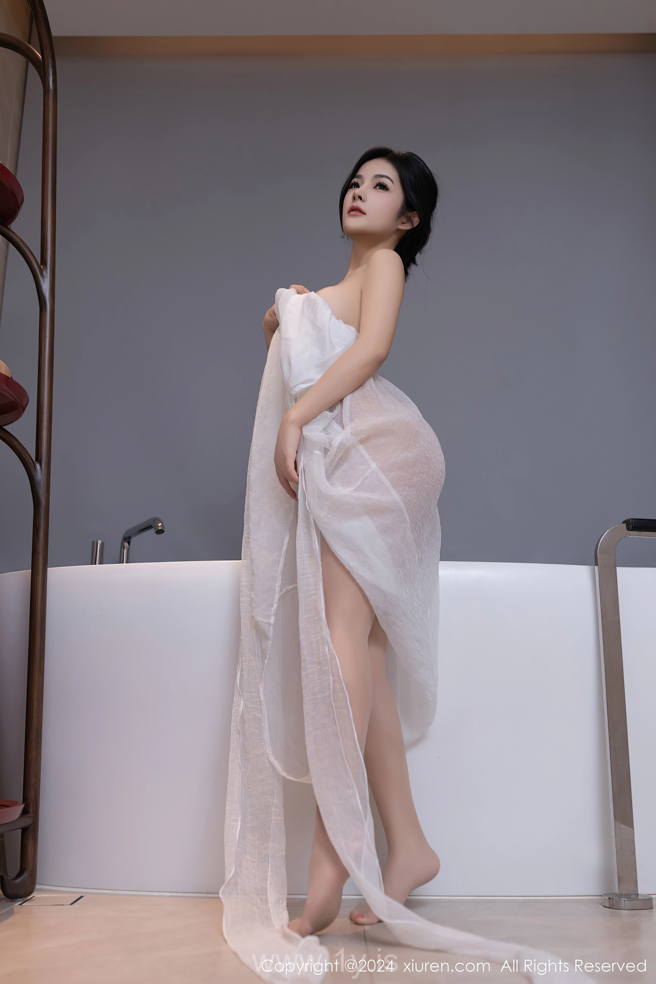 XIUREN(秀人网) No.8117 Appealing & Well Done Asian Chick 谭小灵