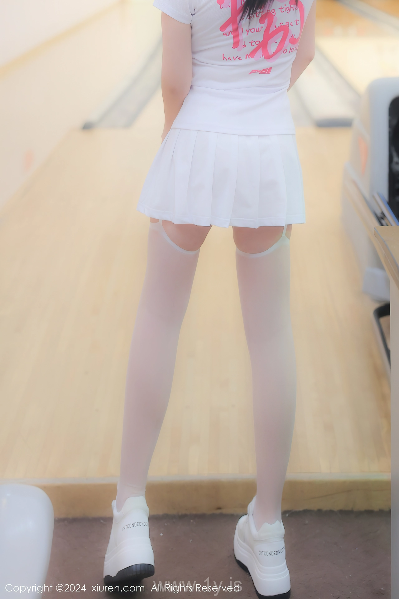 XIUREN(秀人网) No.8118 Playful & Slim Asian Dreamgirl 小薯条nienie