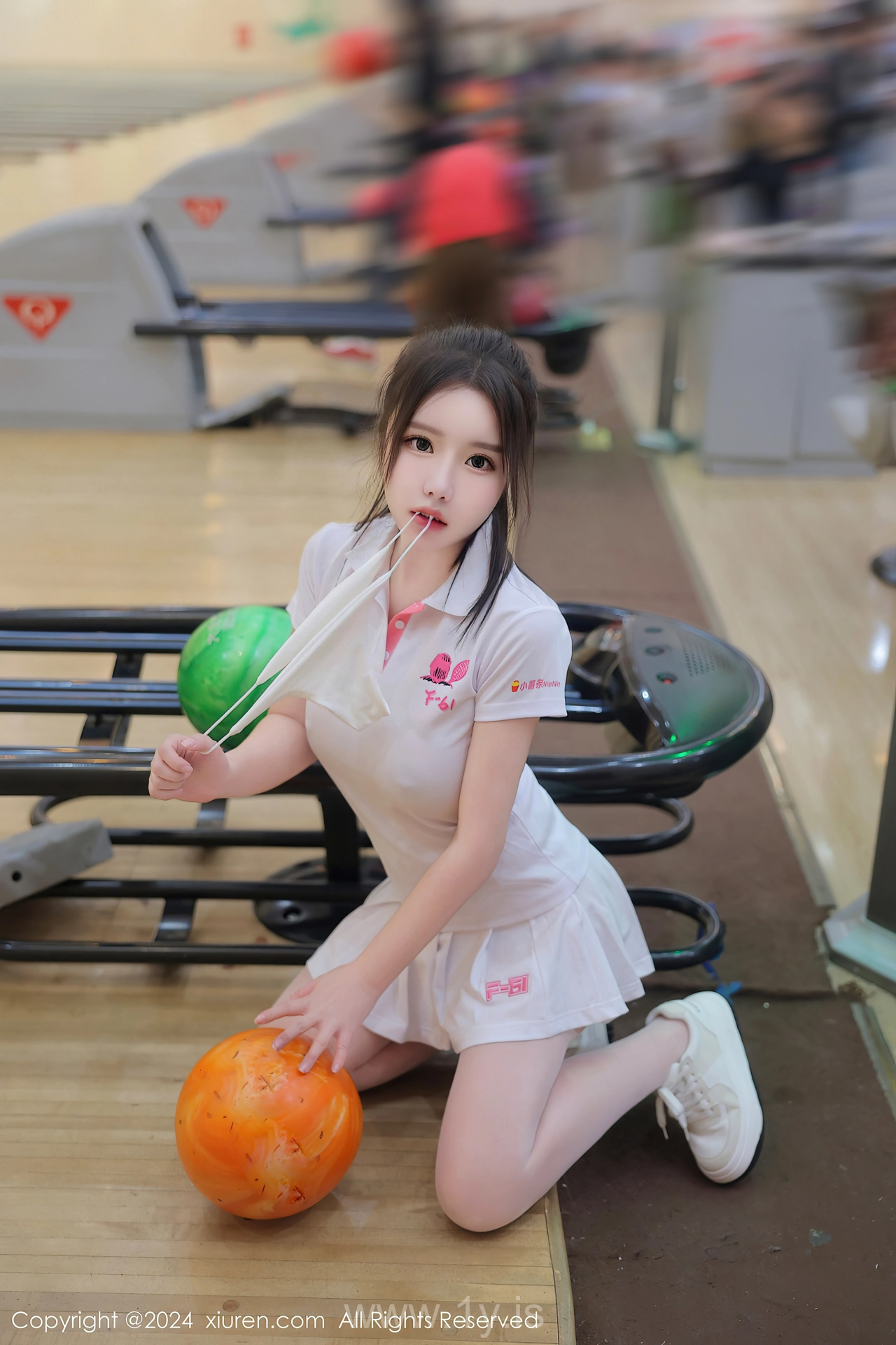 XIUREN(秀人网) No.8118 Playful & Slim Asian Dreamgirl 小薯条nienie