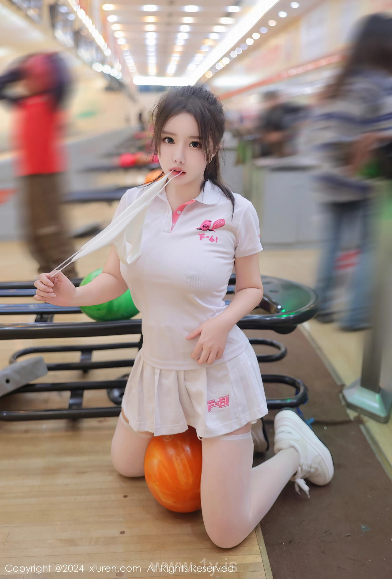 XIUREN(秀人网) No.8118 Playful & Slim Asian Dreamgirl 小薯条nienie